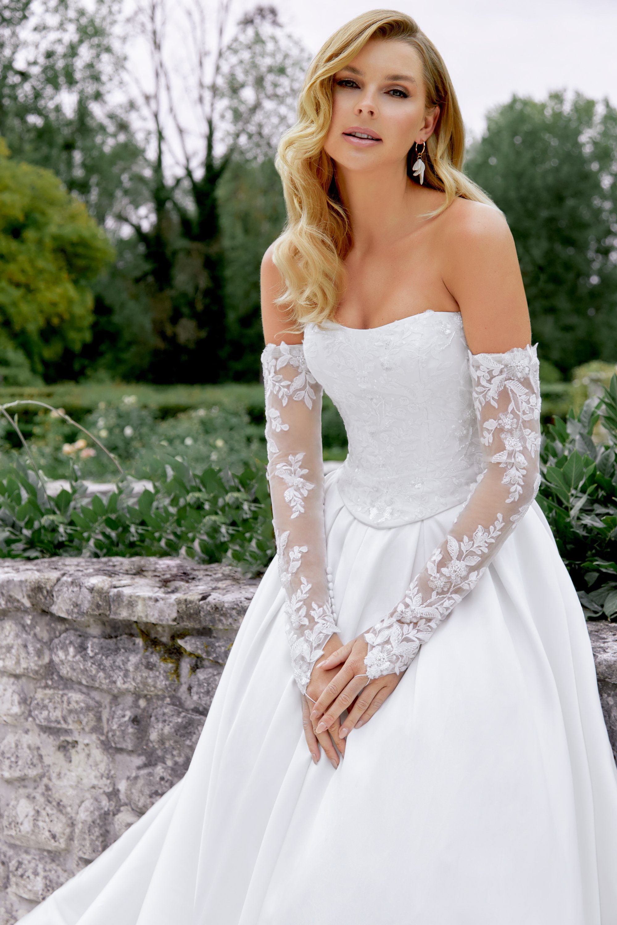 44507BOD_FC_Sincerity-Bridal_2.jpg