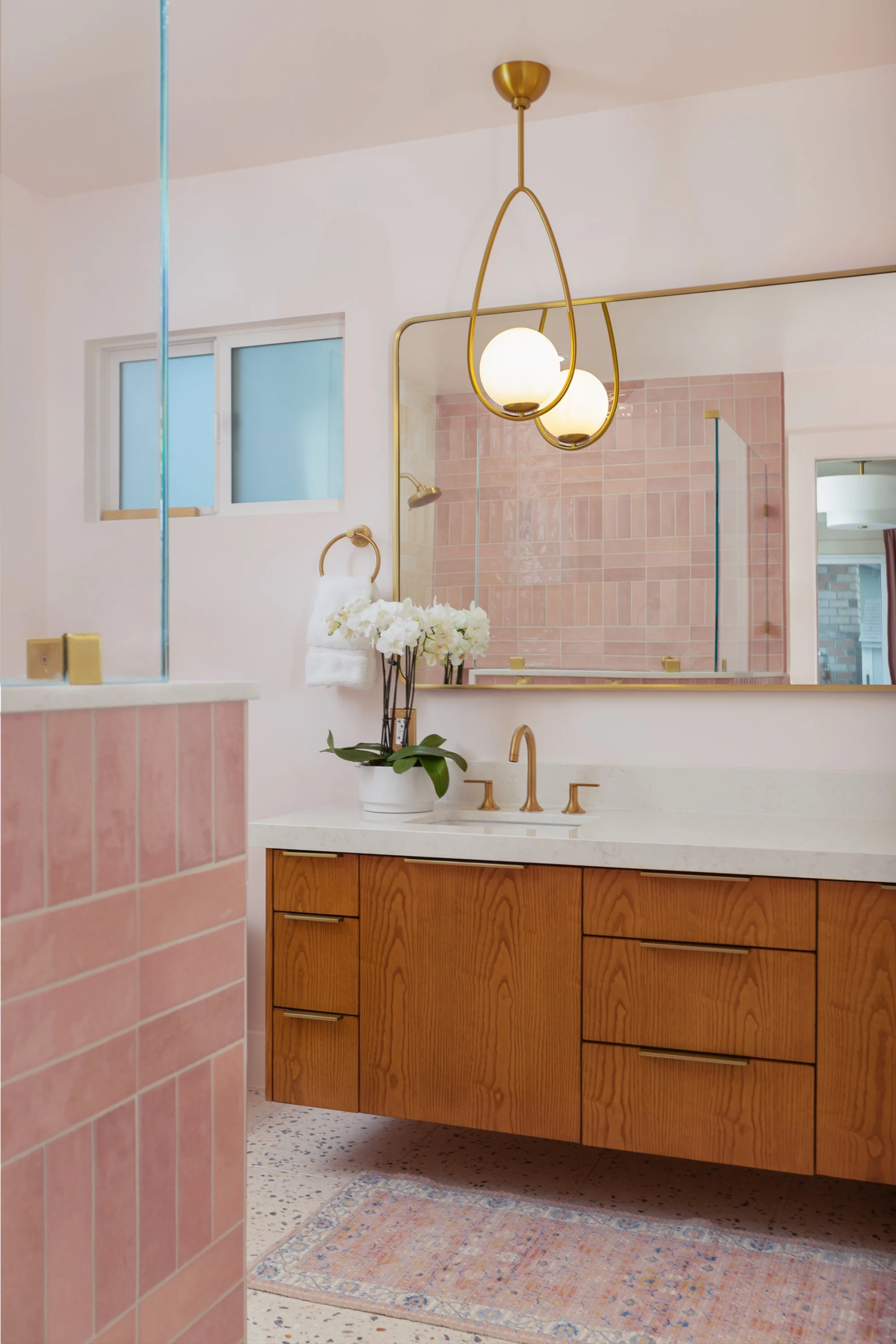 PrettyInPinkBath_05.jpg