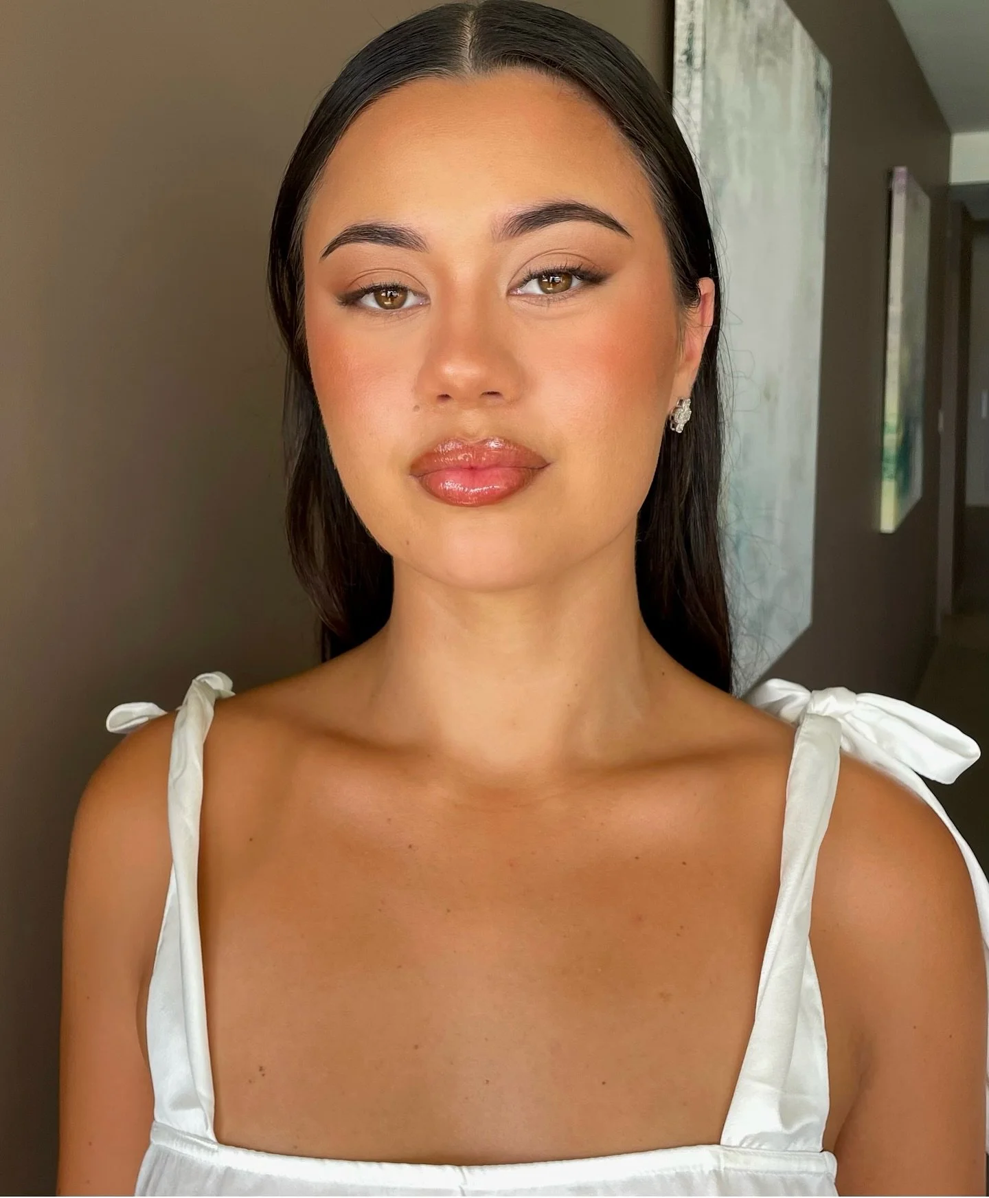 Throwback to this bridesmaids glam of dreams☁️🤍👼🏼

#whitsundaymakeupartist 
#airliebeachmakeupartist
#airliebeachmua
#whitsundaymua 
#Whitsundayevents
#hamiltonislandmakeupartist 
#whitsundayweddings 
#airliebeachweddings