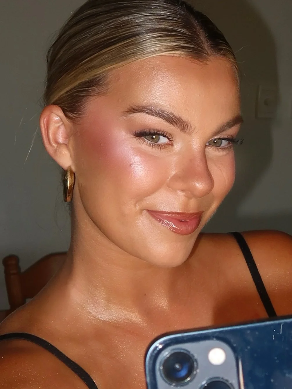Jaw on the floor @rosapereagarcia 🔥

#whitsundaymakeupartist 
#airliebeachmakeupartist
#airliebeachmua
#whitsundaymua 
#Whitsundayevents
#hamiltonislandmakeupartist 
#whitsundayweddings 
#airliebeachweddings
#bowenmakeupartist