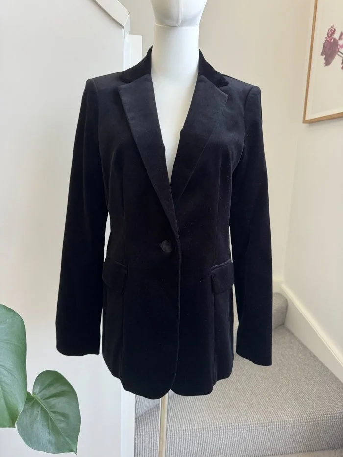 FRAME Black Velvet Blazer (M)