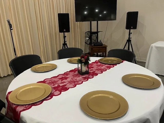 Christmas table.jpg