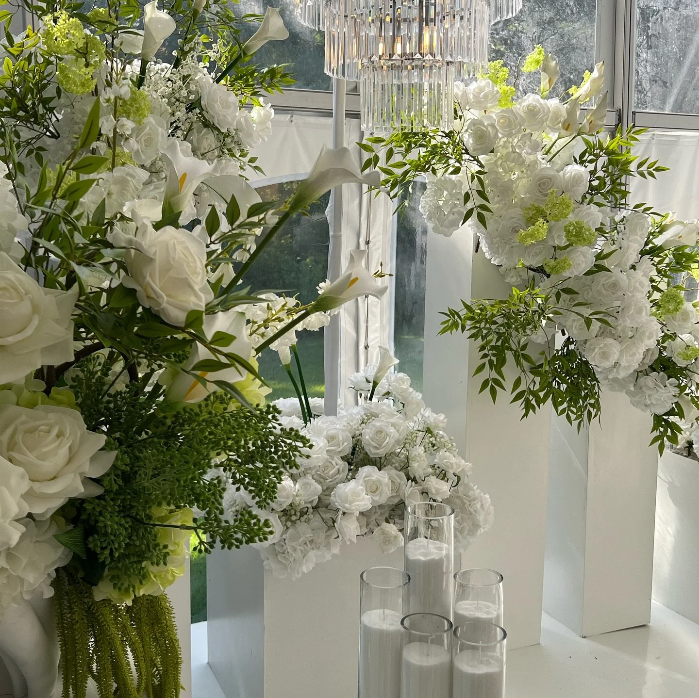 A wedding tent turned into a crystal garden escape for Yoonis &amp; Ayan&rsquo;s Wedding 🤍🌿

Design + Decor @futureeventsto 
Venue @ascottparc 

#eventdecor #2025bride #weddingdecor #floraldesign #2026bride #torontowedding #weddingstylist #torontod