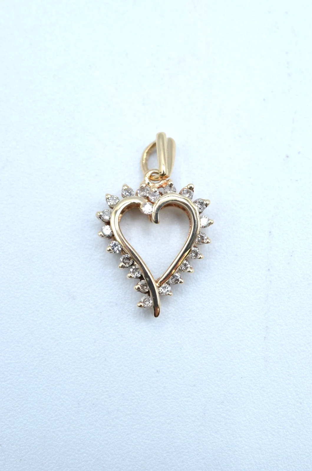 Vintage 14K Gold Diamond Open Heart Pendant 0.25ct TW 21 Diamonds 1.6g