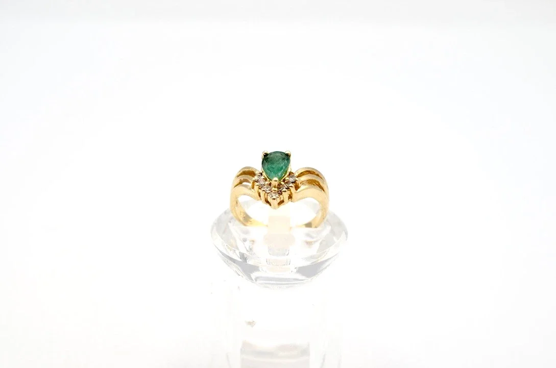 Vintage 14K Gold Natural Emerald Diamond Ring Pear Emerald Size 8 5.3g