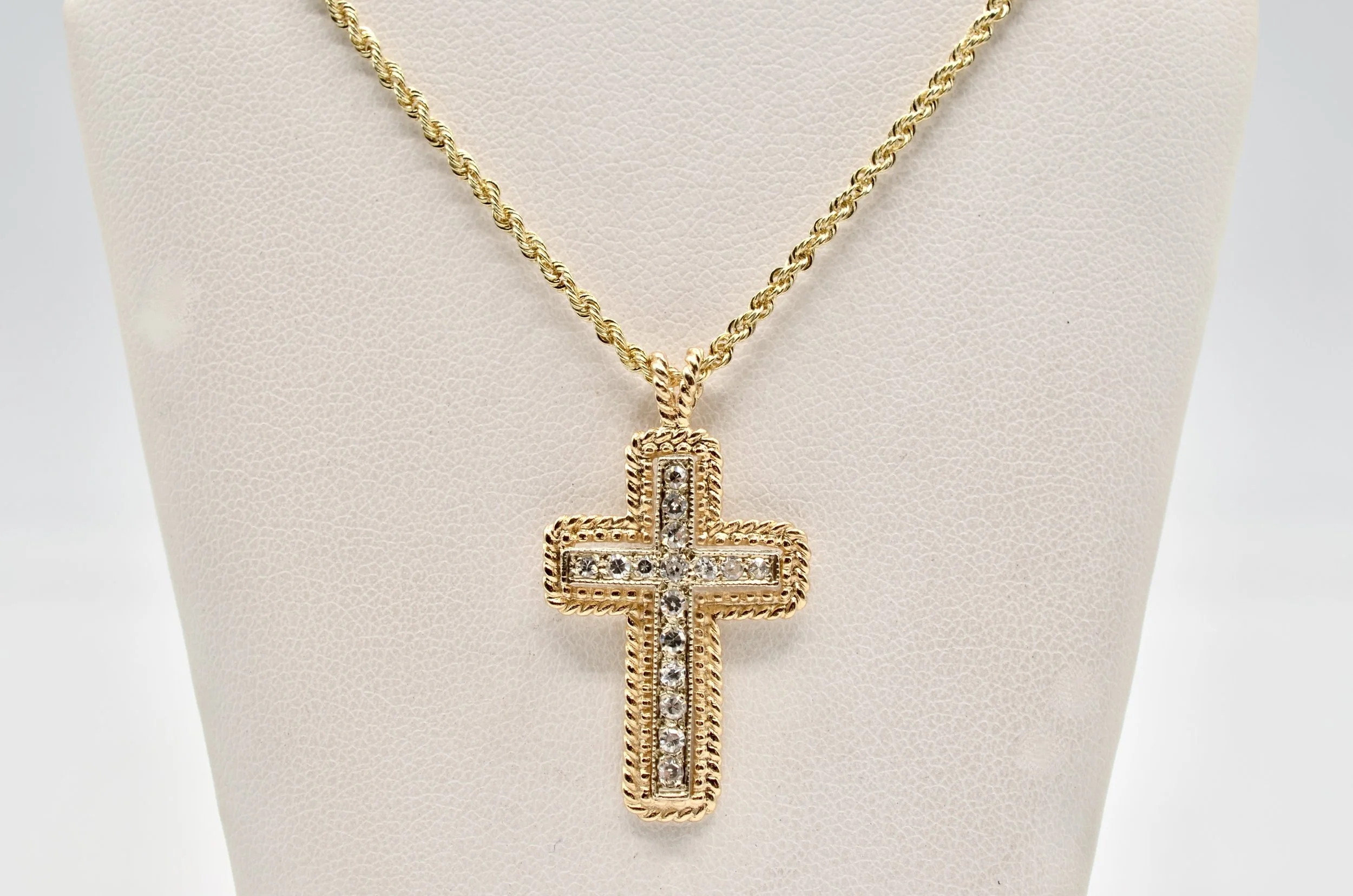 Vintage 14K Gold Diamond Cross Pendant Necklace Rope Chain.~ 6.6gr