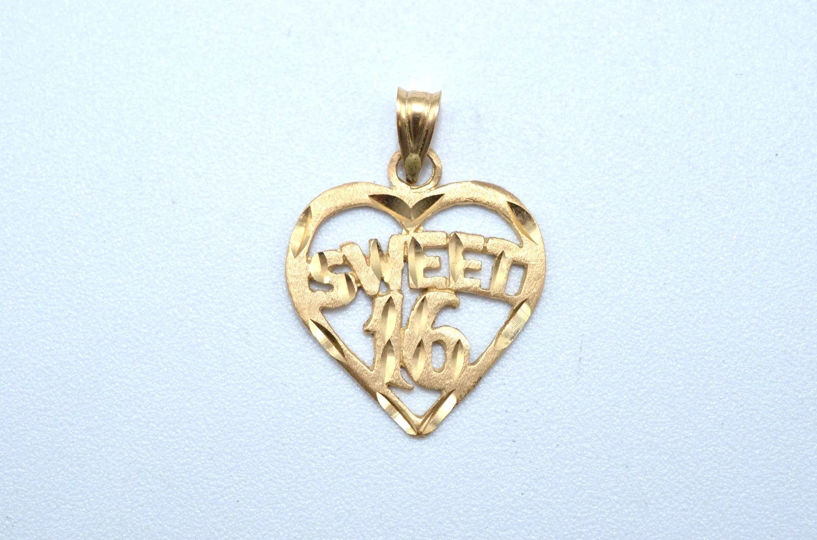 Vintage 14K Gold Sweet 16 Heart Pendant Charm Diamond Cut 1.5g