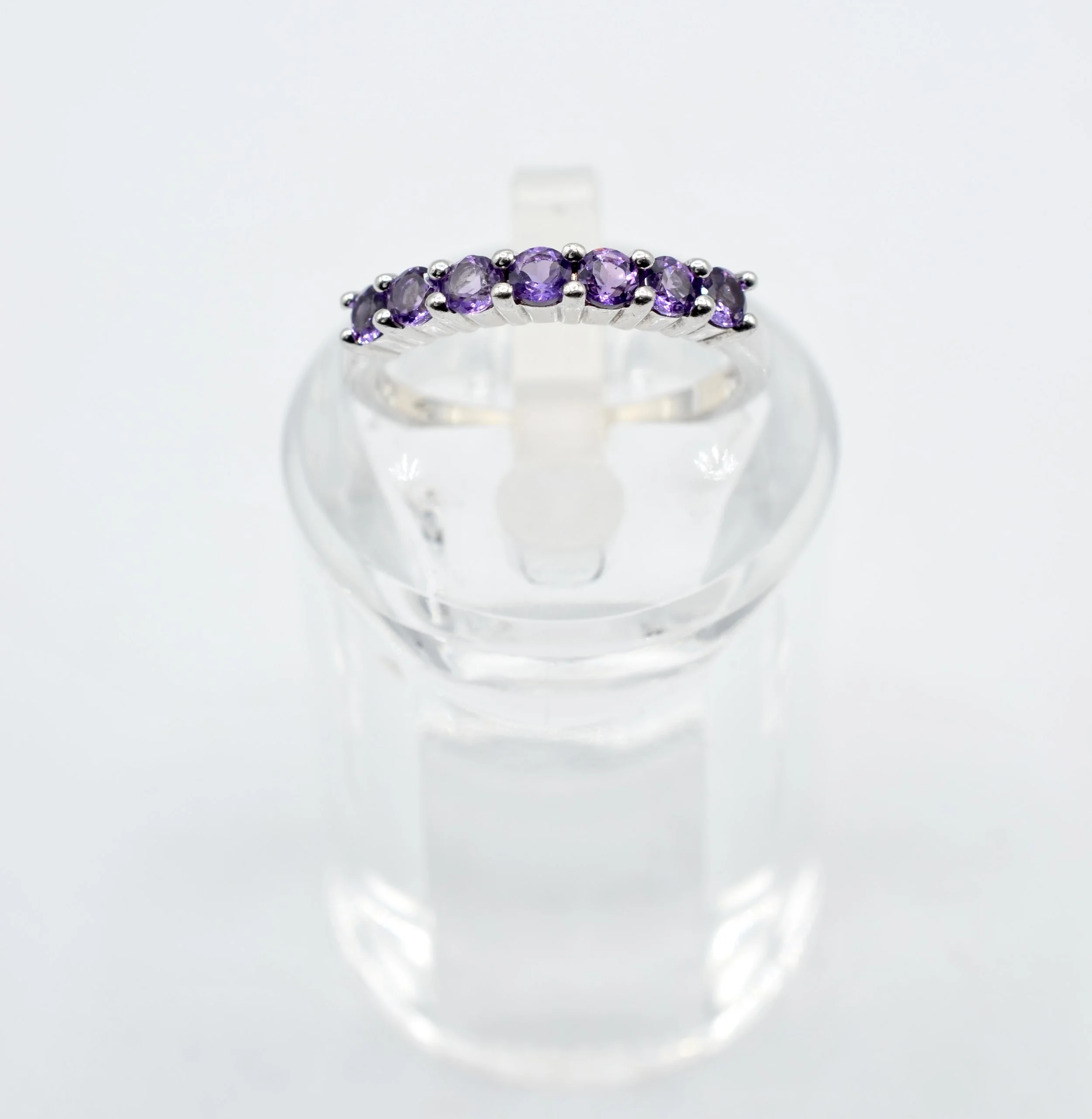 Sterling Silver Amethyst Band Ring – Size 8.25. ~~2.6gr