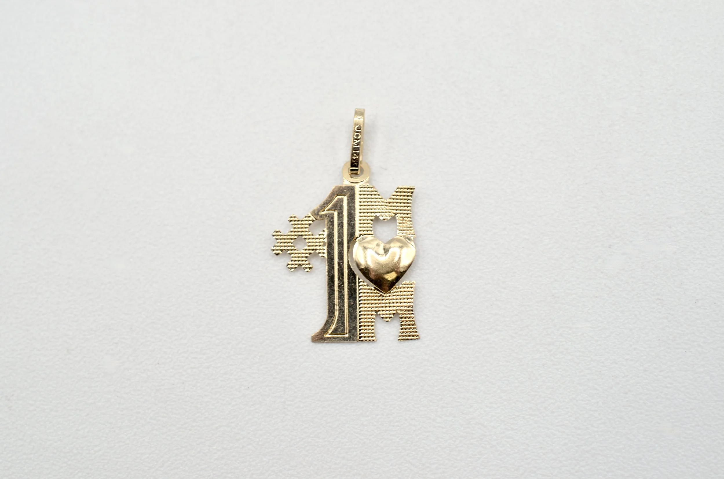 14k Gold #1 Mom Heart Charm – 0.2g – Pre-Owned
