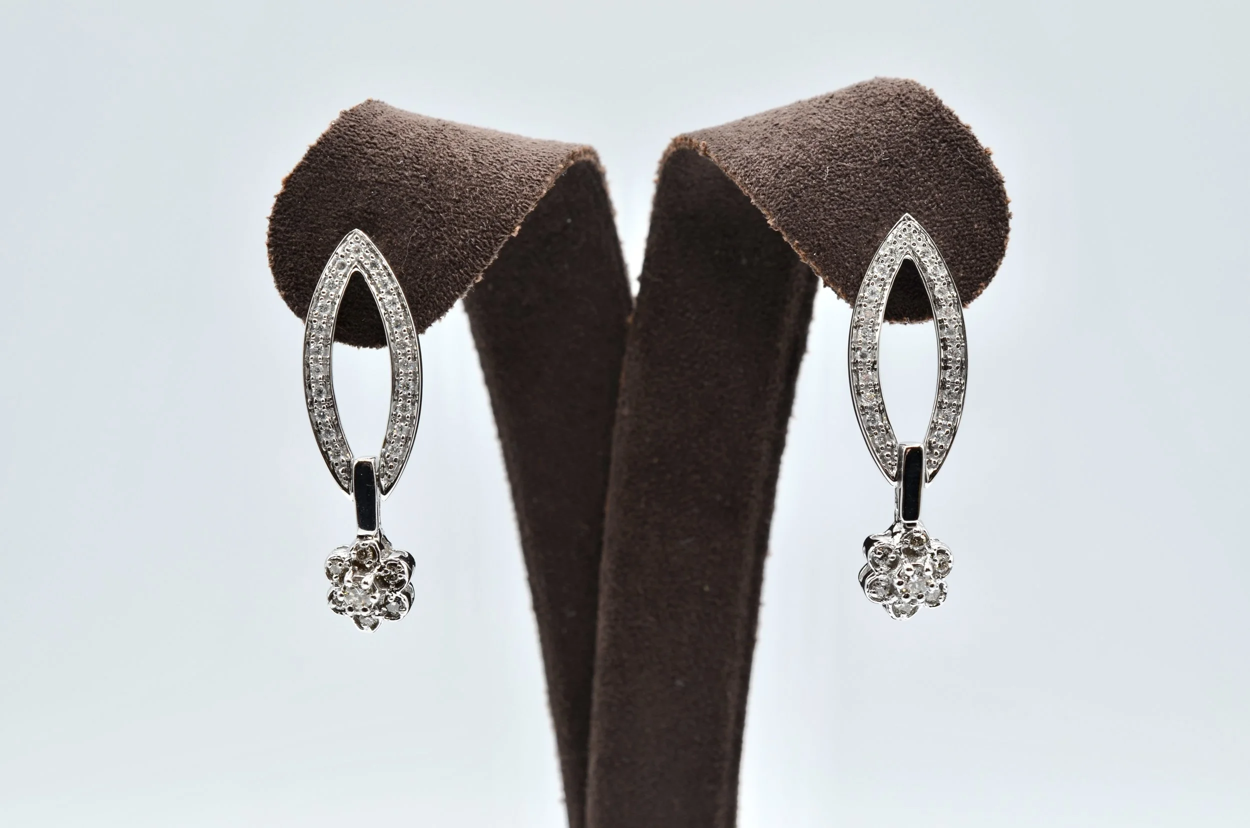 14K White Gold Natural Diamond Dangle Earrings 0.65 CTW. ~4.0gr
