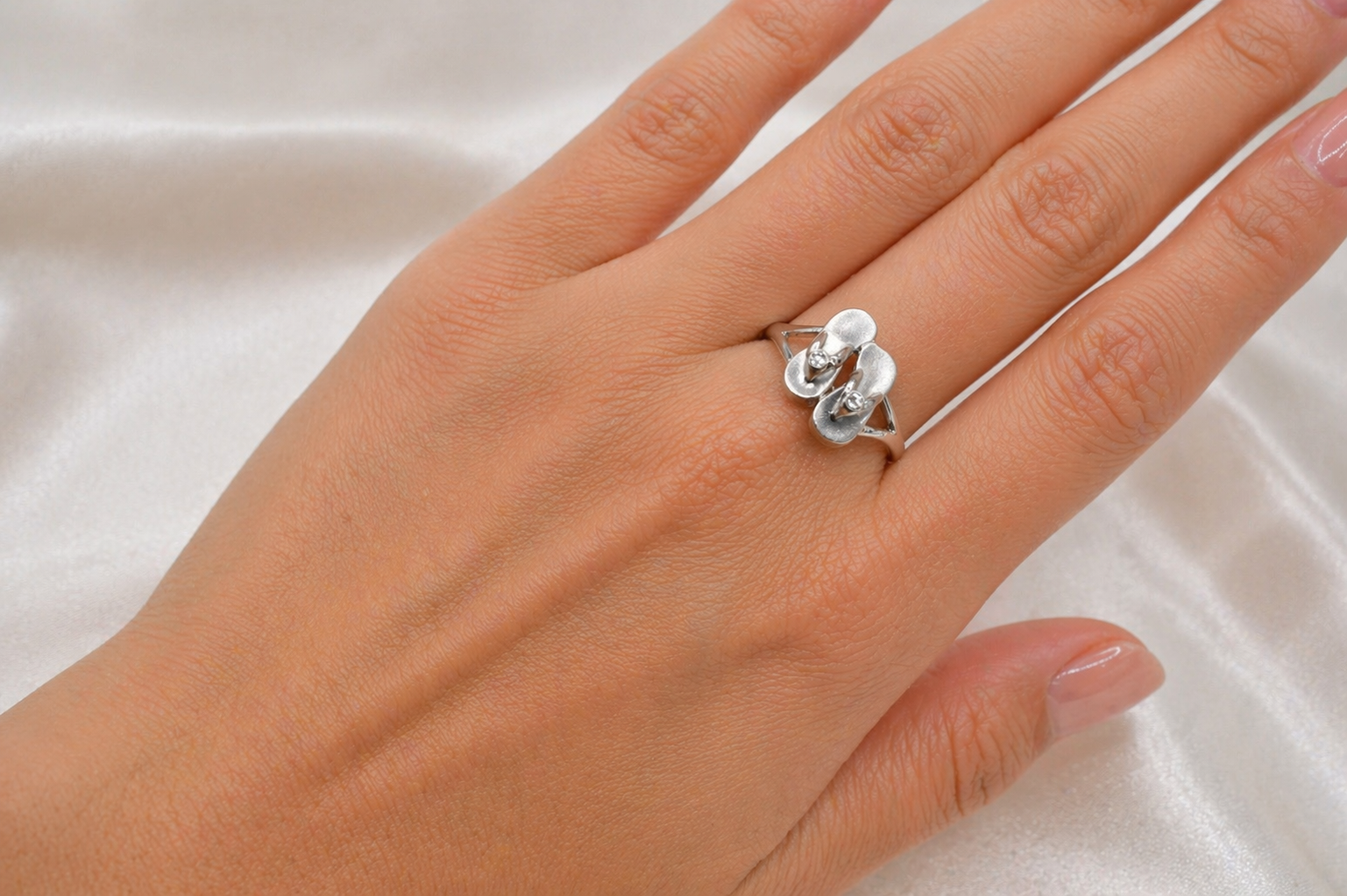 Vintage 14K White Gold Diamond Flip Flop Ring Sz 8 Unique Beach Design 5.8g