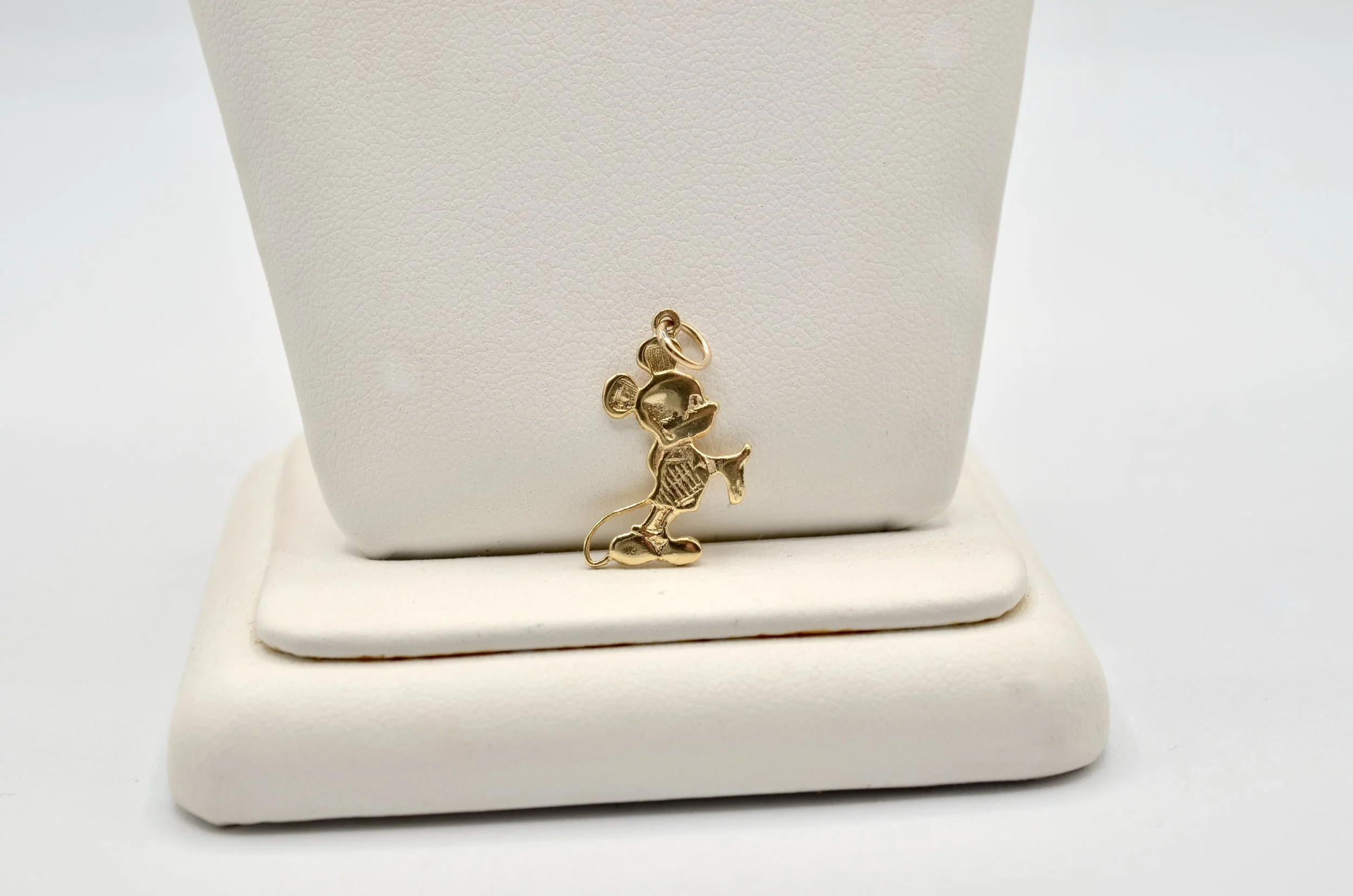 Vintage 14K Gold Mickey Mouse Charm Pendant Disney 1.0g.