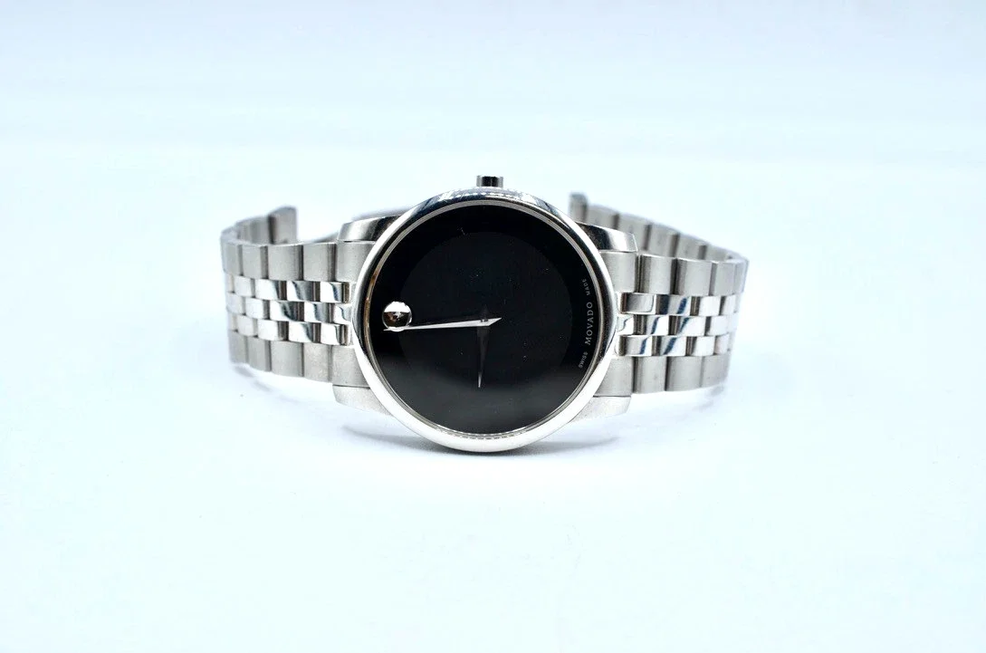 Movado Museum Classic Men’s 40mm Watch Stainless Steel Box & Manual Runs