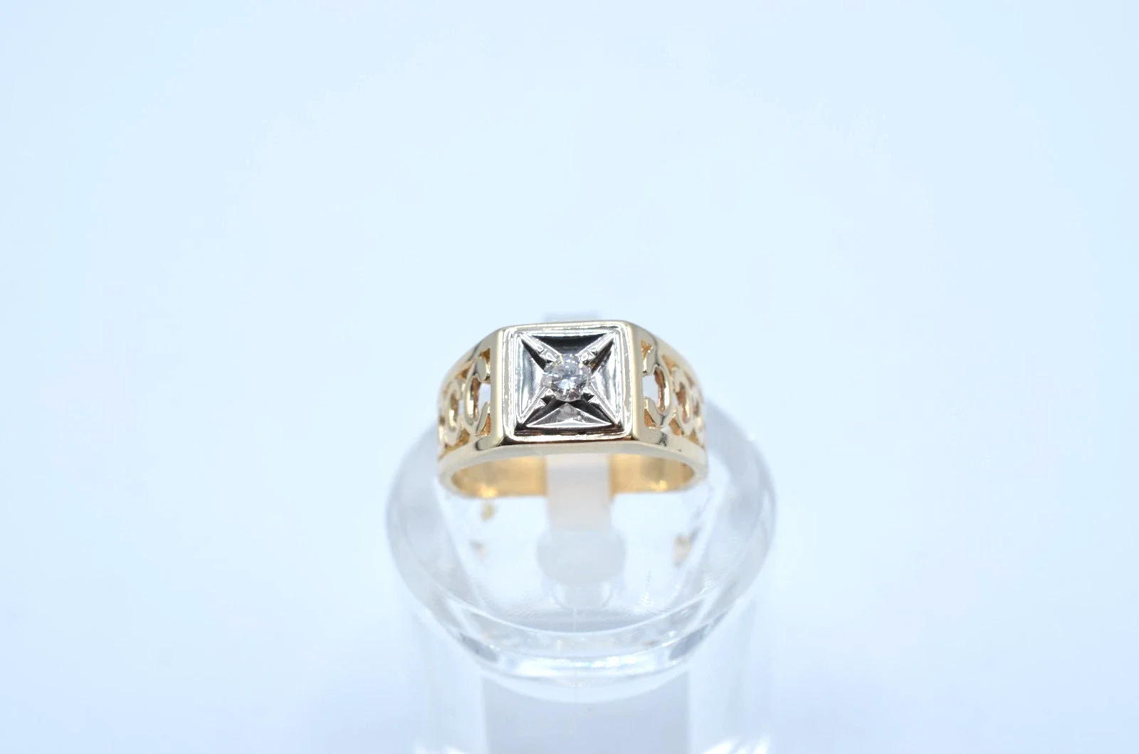 Vintage 14K Two Tone Gold And Diamond Mens Ring Illusion Set Size 7 Retro.~~5.0g