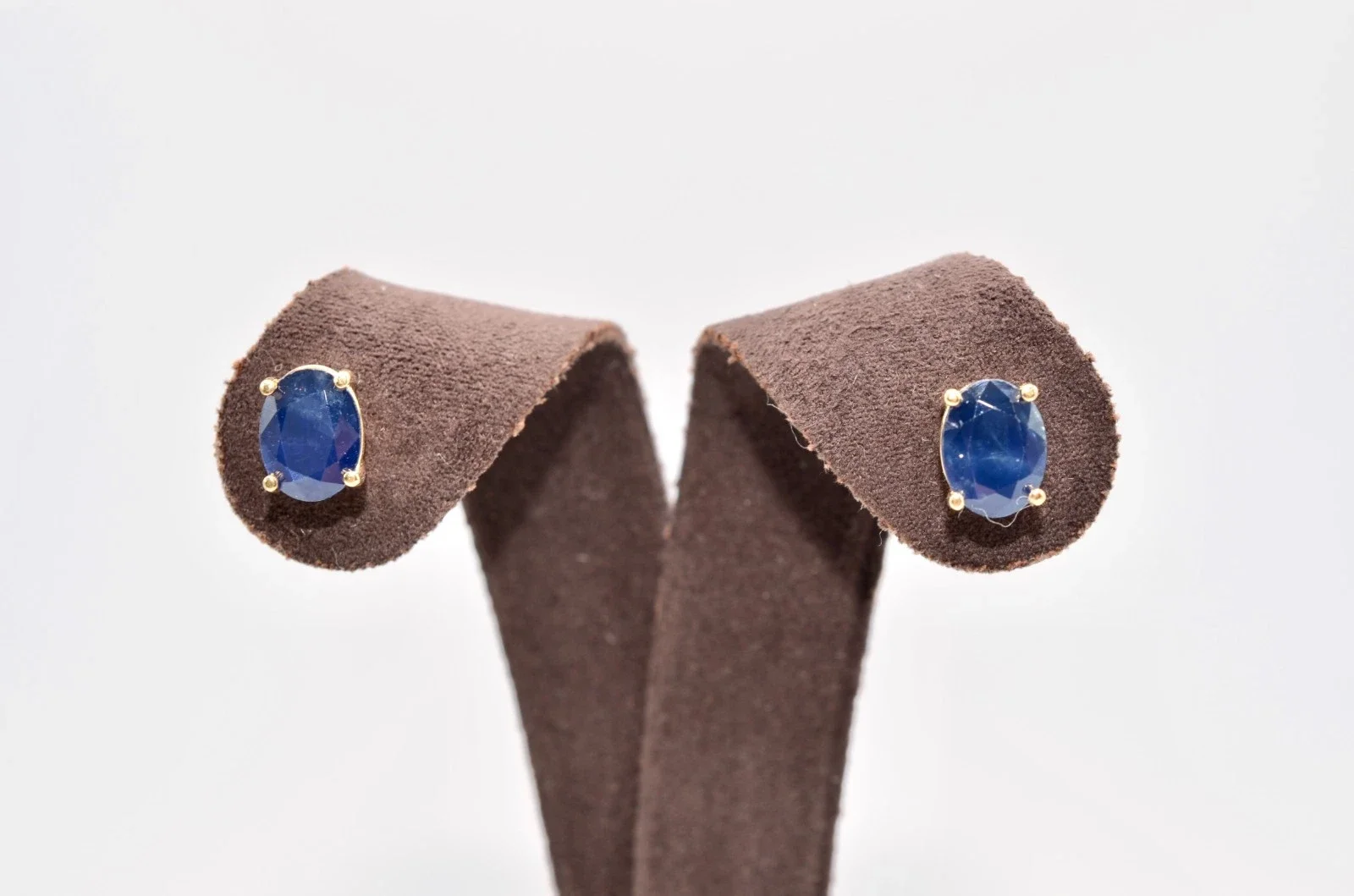 14K Yellow Gold Natural Blue Sapphire Oval Stud Earrings 2.0g Push Back