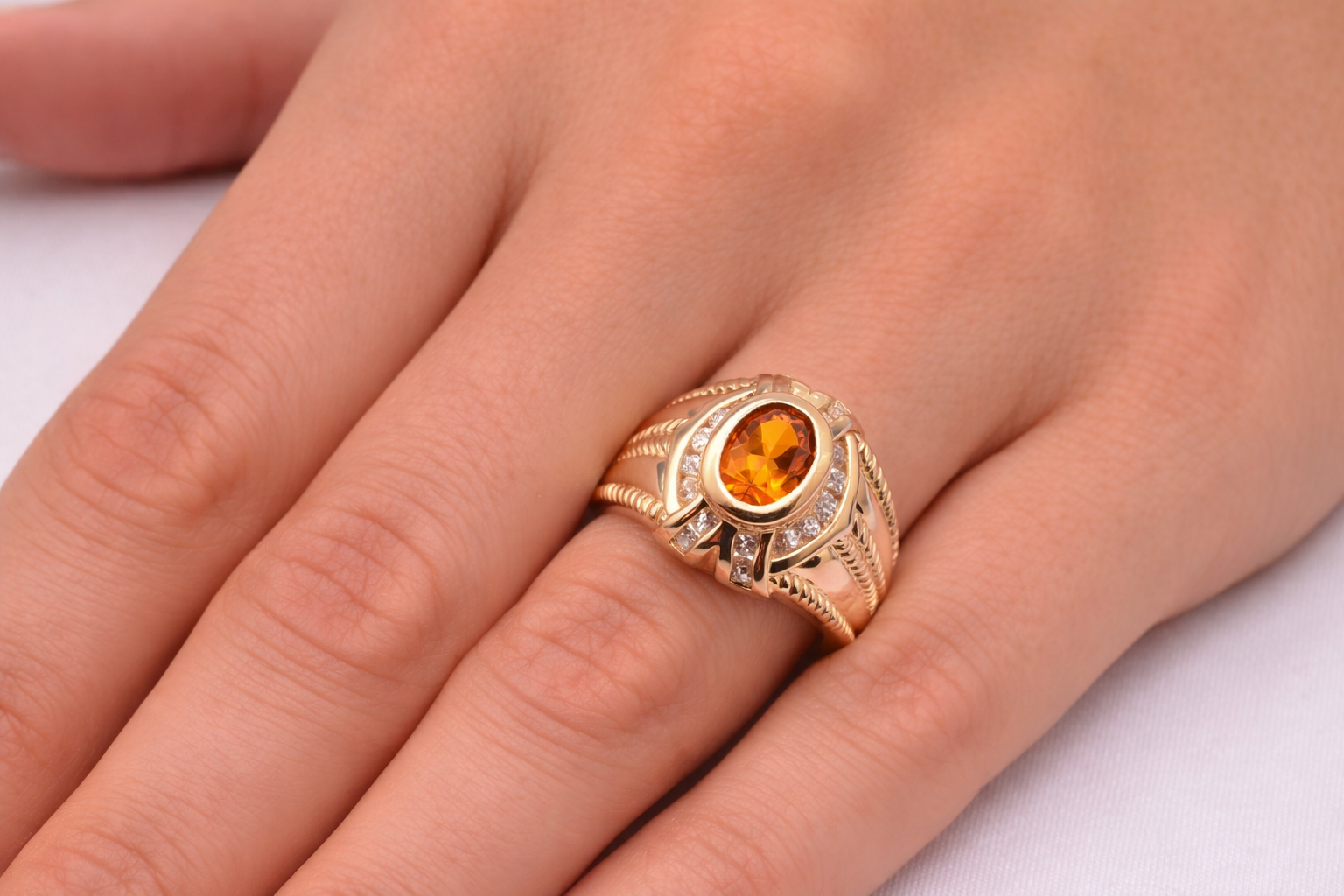14K Gold Citrine Ring w/ White Stones Oval Bezel Set Size 9.5 8.8g Unisex