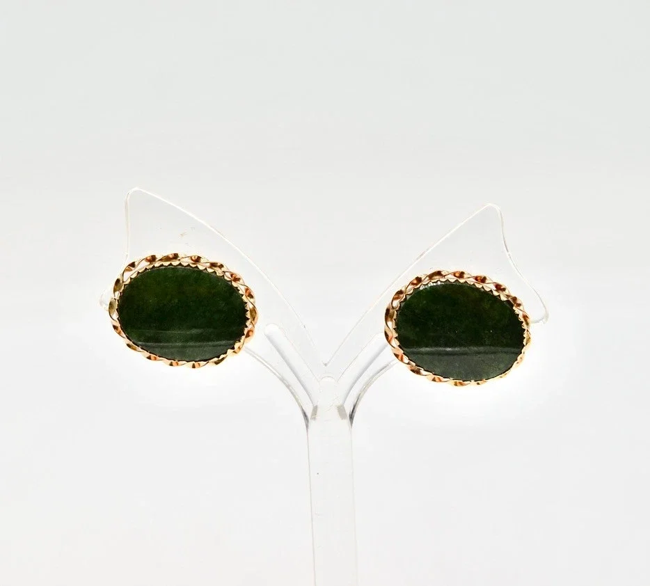 Vintage 14K Gold Nephrite Jade Oval Stud Earrings Spinach Green Rope Bezel 3.5g