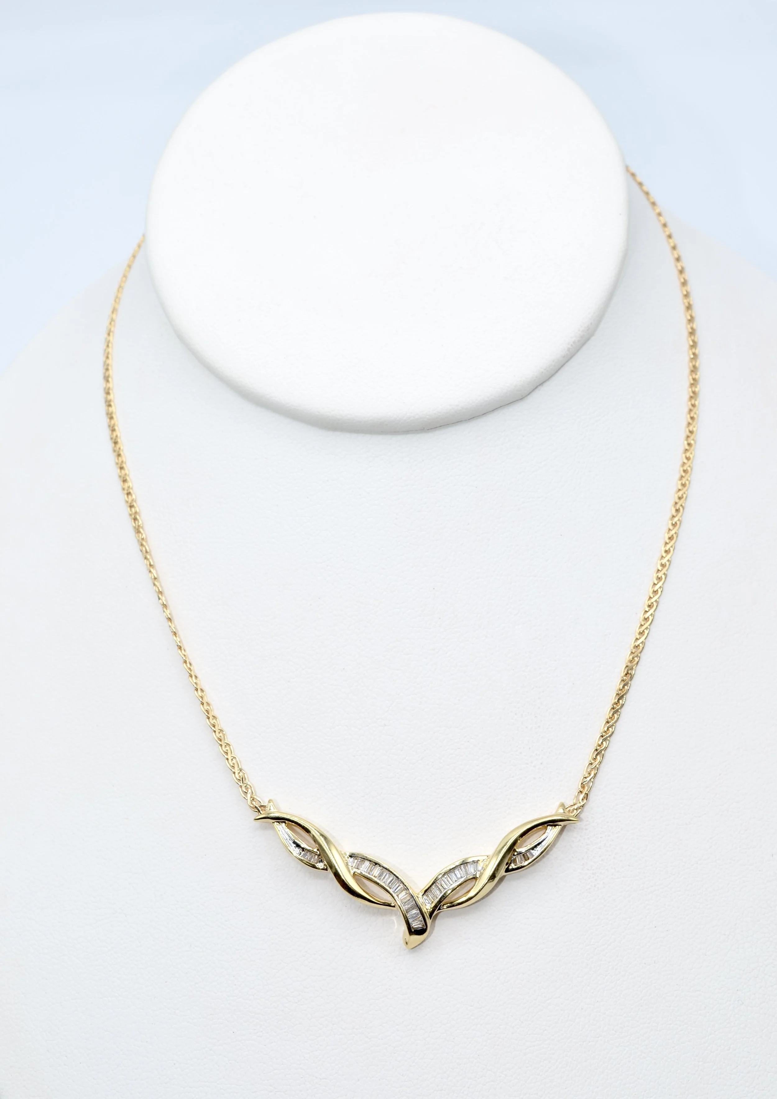 14k Gold Vintage Necklace w/ Natural Tapered Baguette Cut Diamonds 14.25"~~ 8.5g
