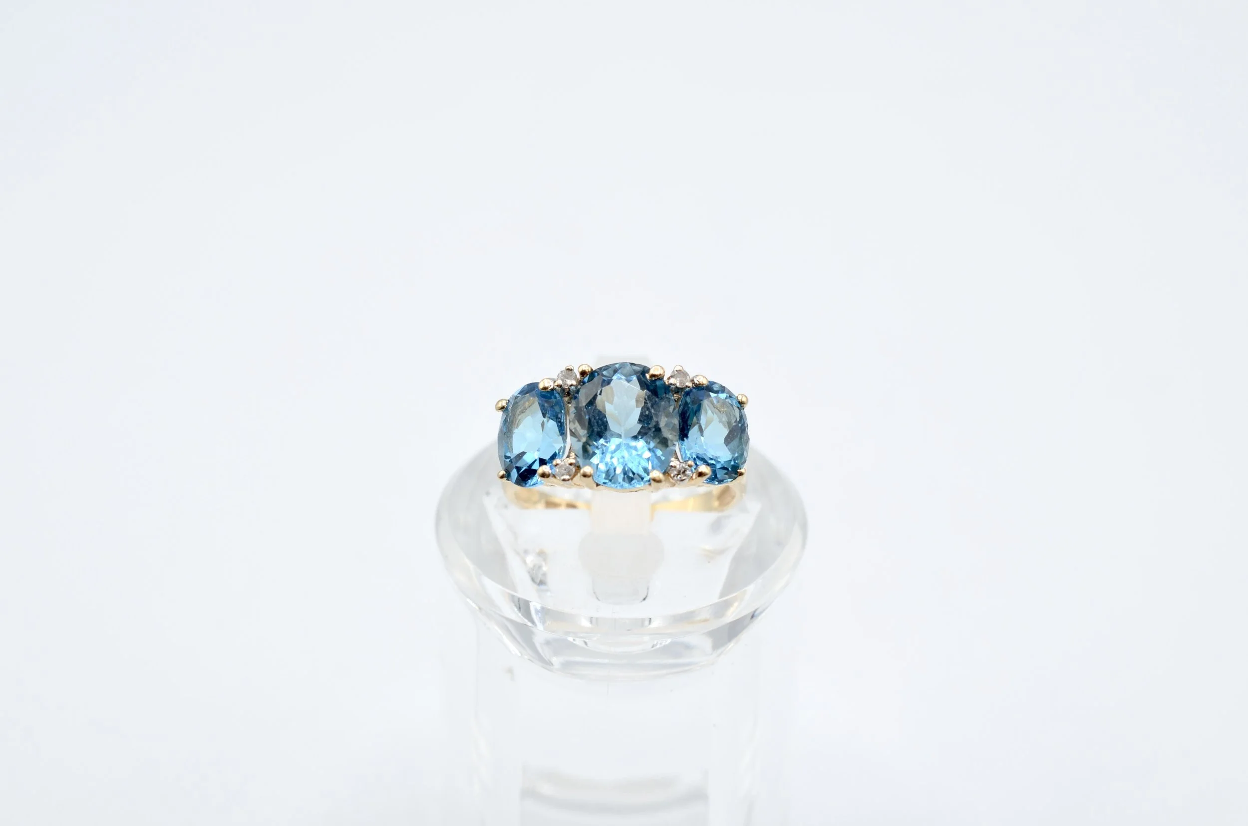 Vintage 14K Gold Blue Topaz & Diamond Ring 3 Stone Oval Topaz Size 5.5.~3.9gr