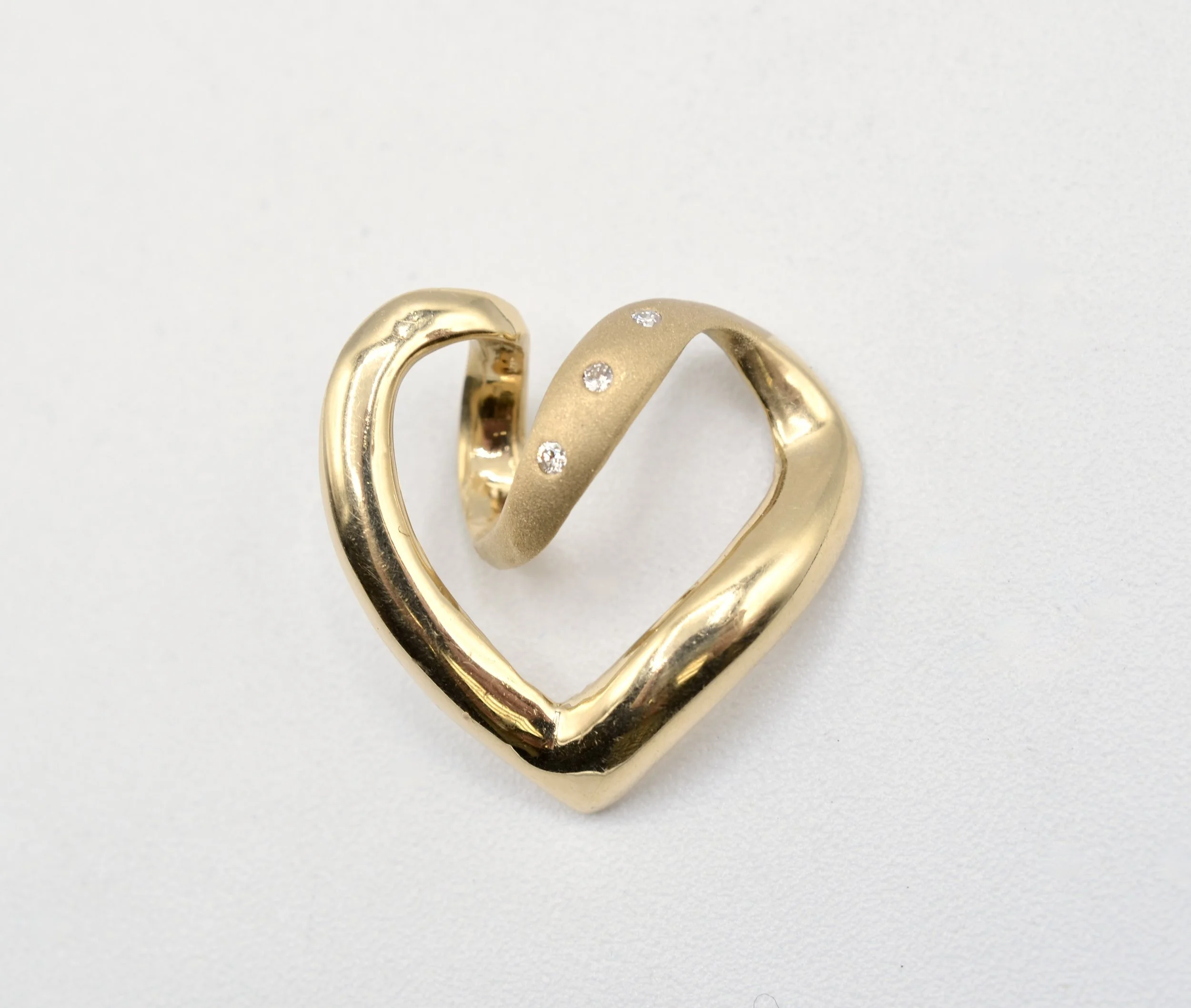 Vintage 14K Gold Diamond Heart Slider Pendant 3 Natural Diamonds 3.0gr

