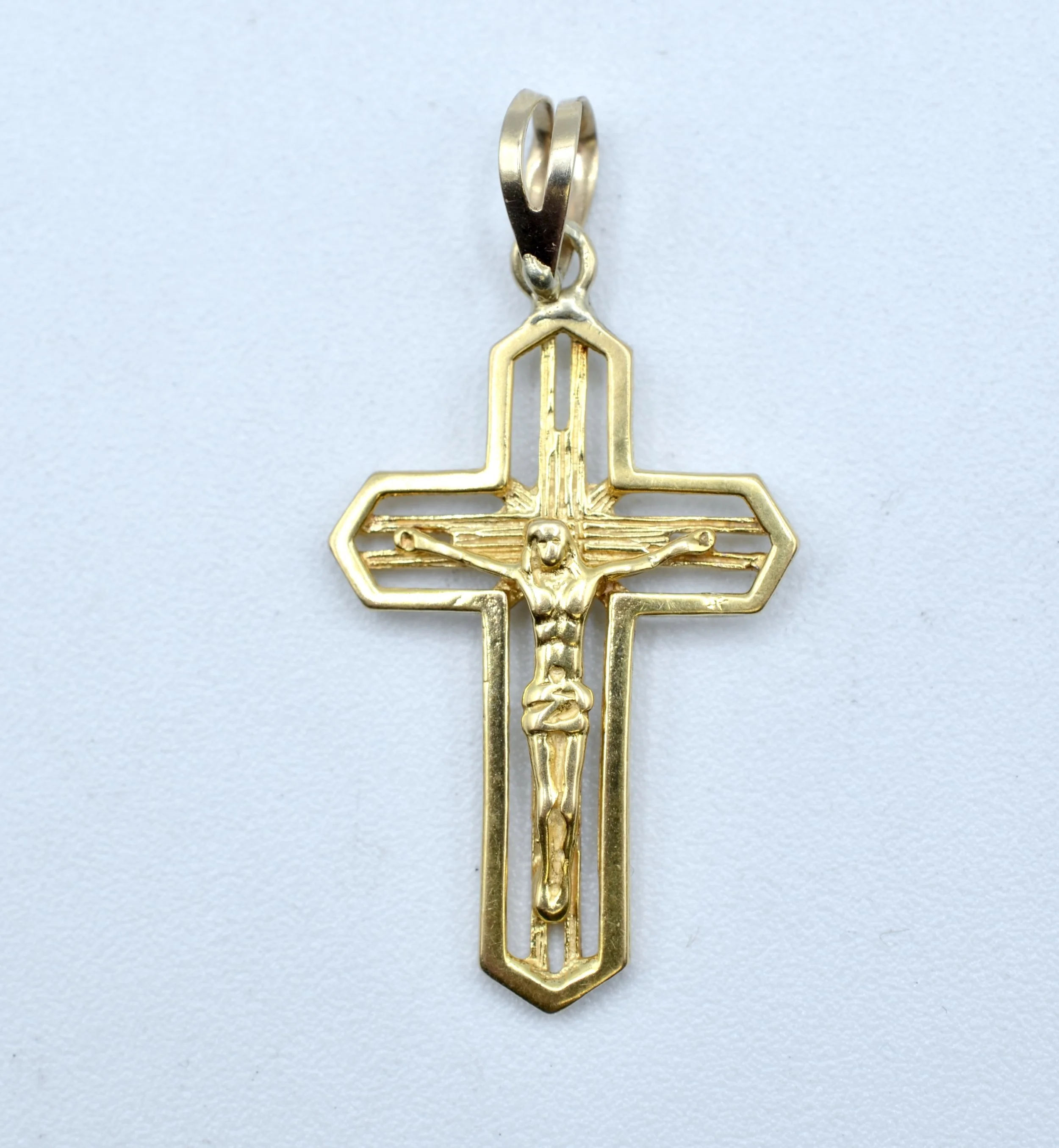 14k Vintage Gold Crucifix Cross Pendant – 2.6g
