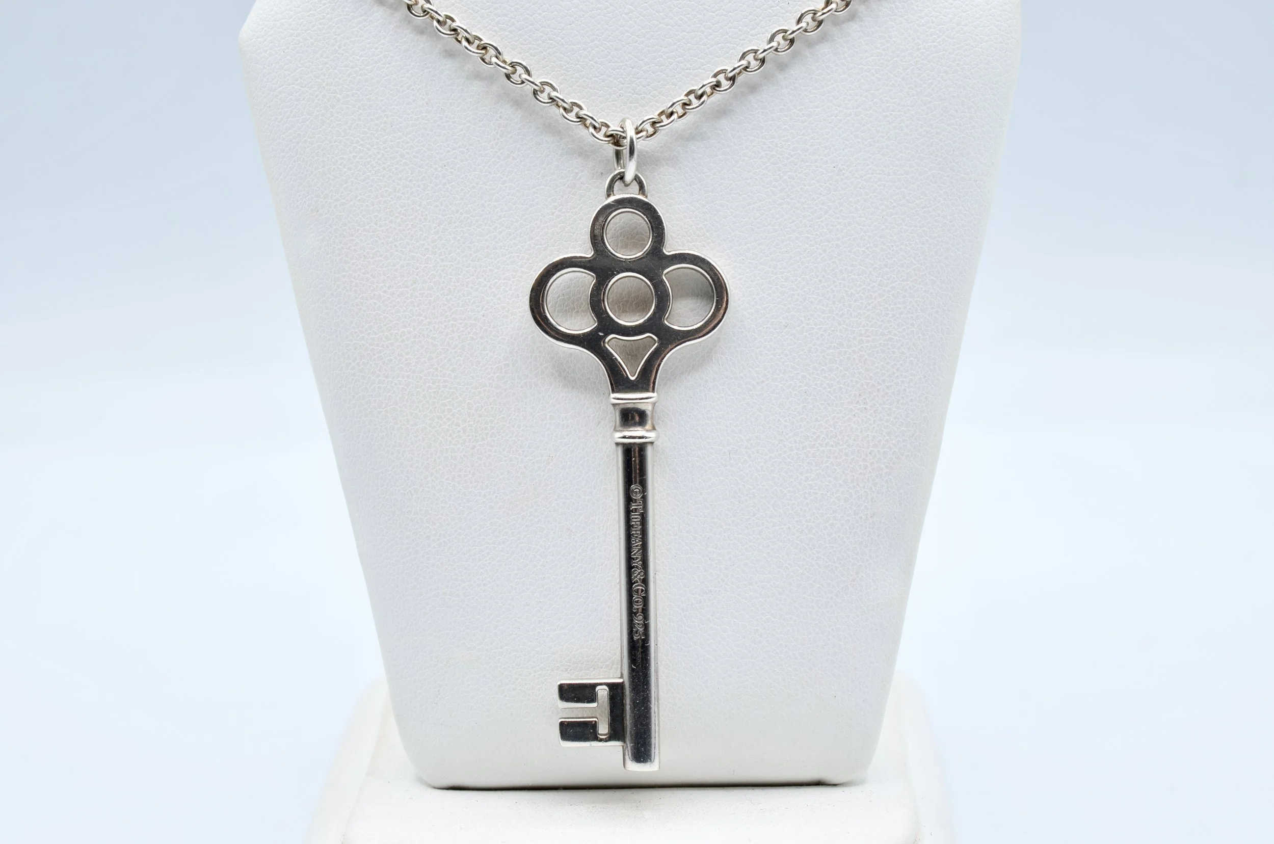 Authentic Tiffany & Co Sterling Silver Skeleton Key Pendant Necklace w/ Box
