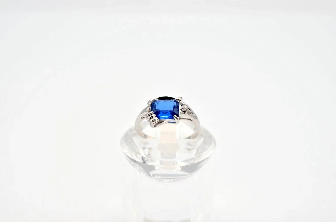 Vintage 10K White Gold Blue Stone & CZ Ring Size 7.25 Estate Jewelry 2.4g