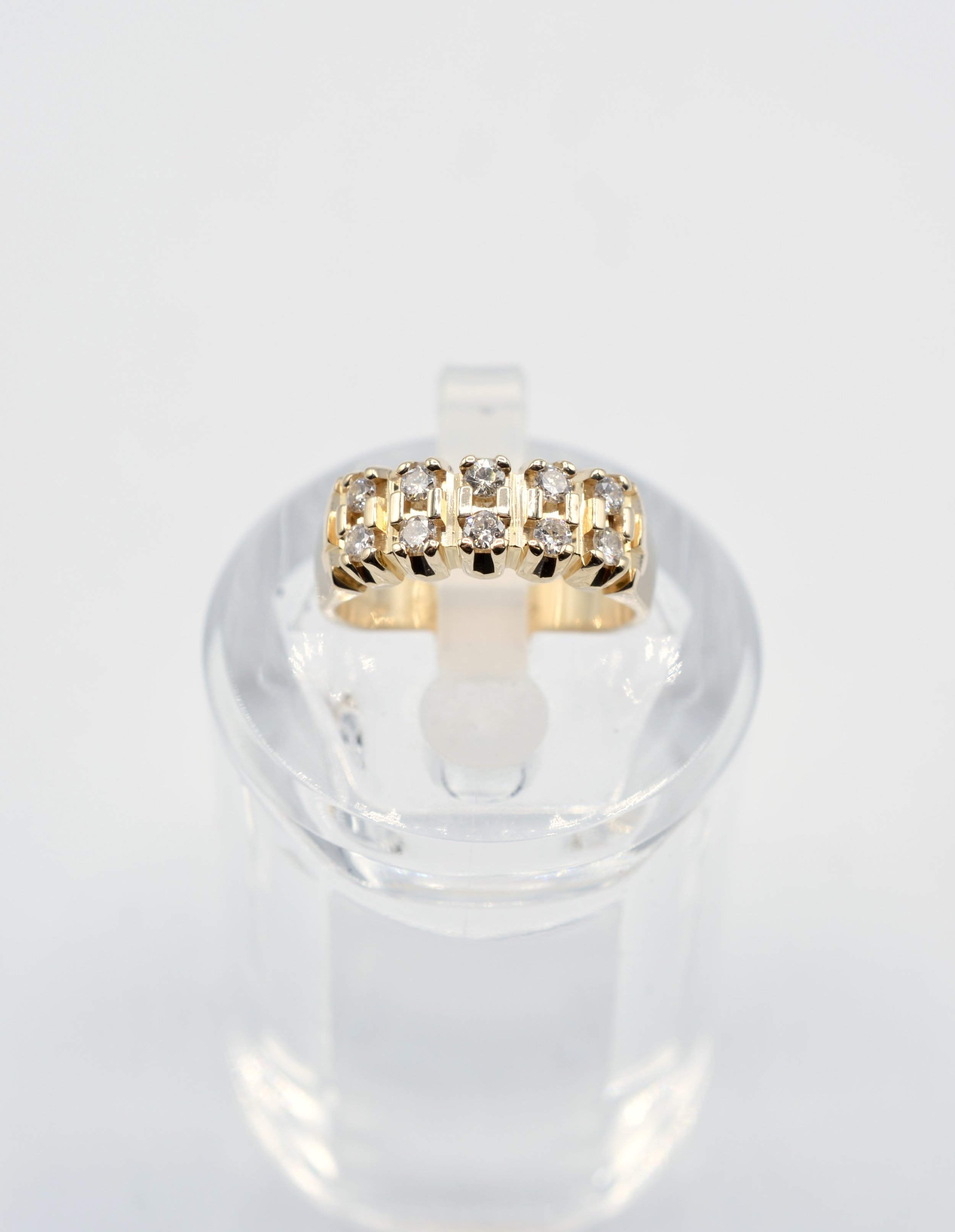 Vintage 14K Yellow Gold And Natural Diamond Ring.~~4.4gr