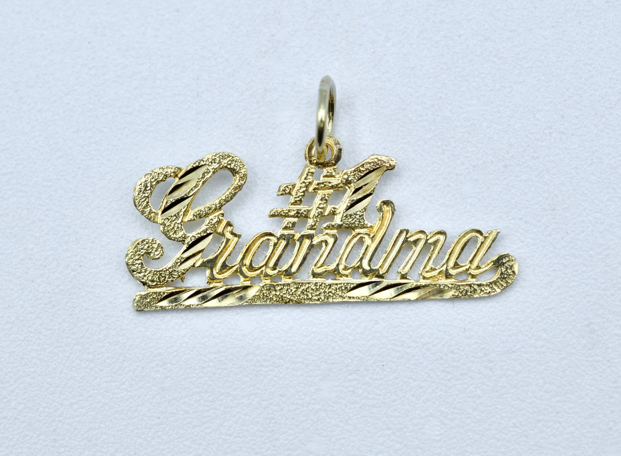 14k Gold #1 Grandma Diamond-Cut Charm Pendant – 0.9g
