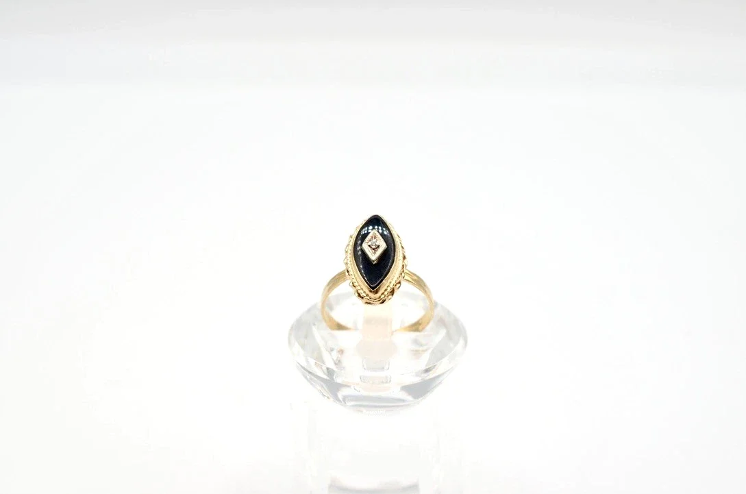 Vintage 14K Gold Diamond Onyx Ring Marquise Black Onyx Size 7.25~2.3g