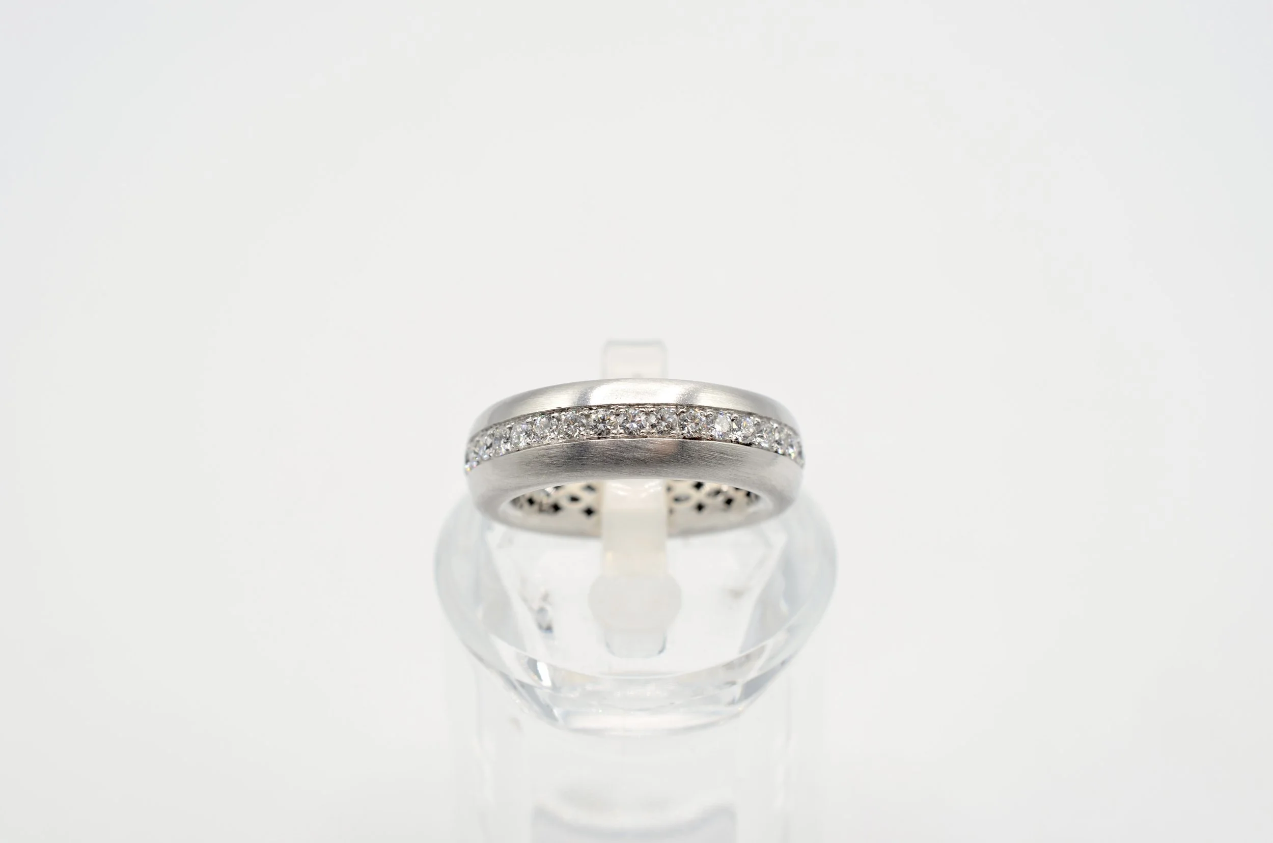 Piero Milano 18k White Gold Diamond Band – 0.91ct – Size 6.75 – 7.4g
