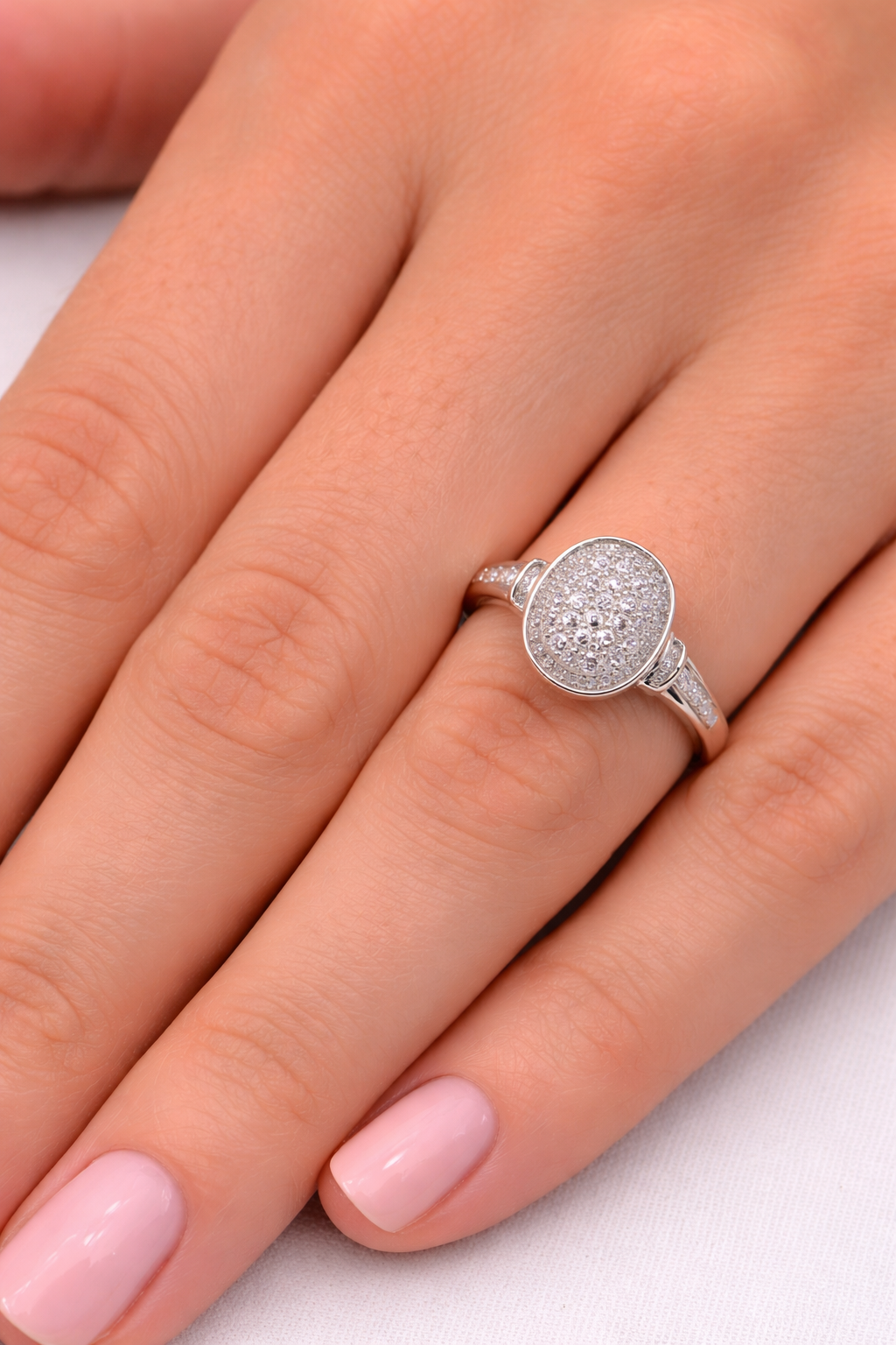 14K White Gold Diamond Cluster Ring 1.00CT TW Oval Halo~Size 8~~ 4.6g