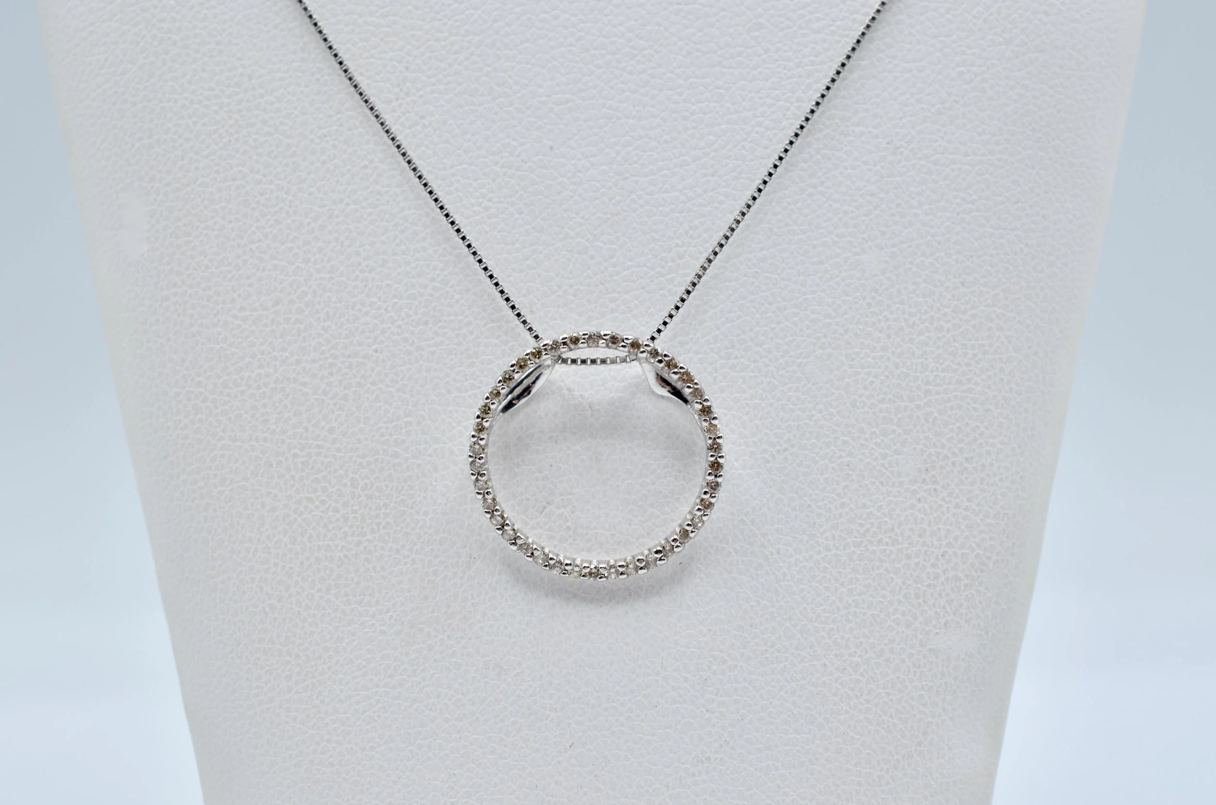 14K White Gold Diamond Circle of Life Pendant & Box Chain 0.40CTW 19”
