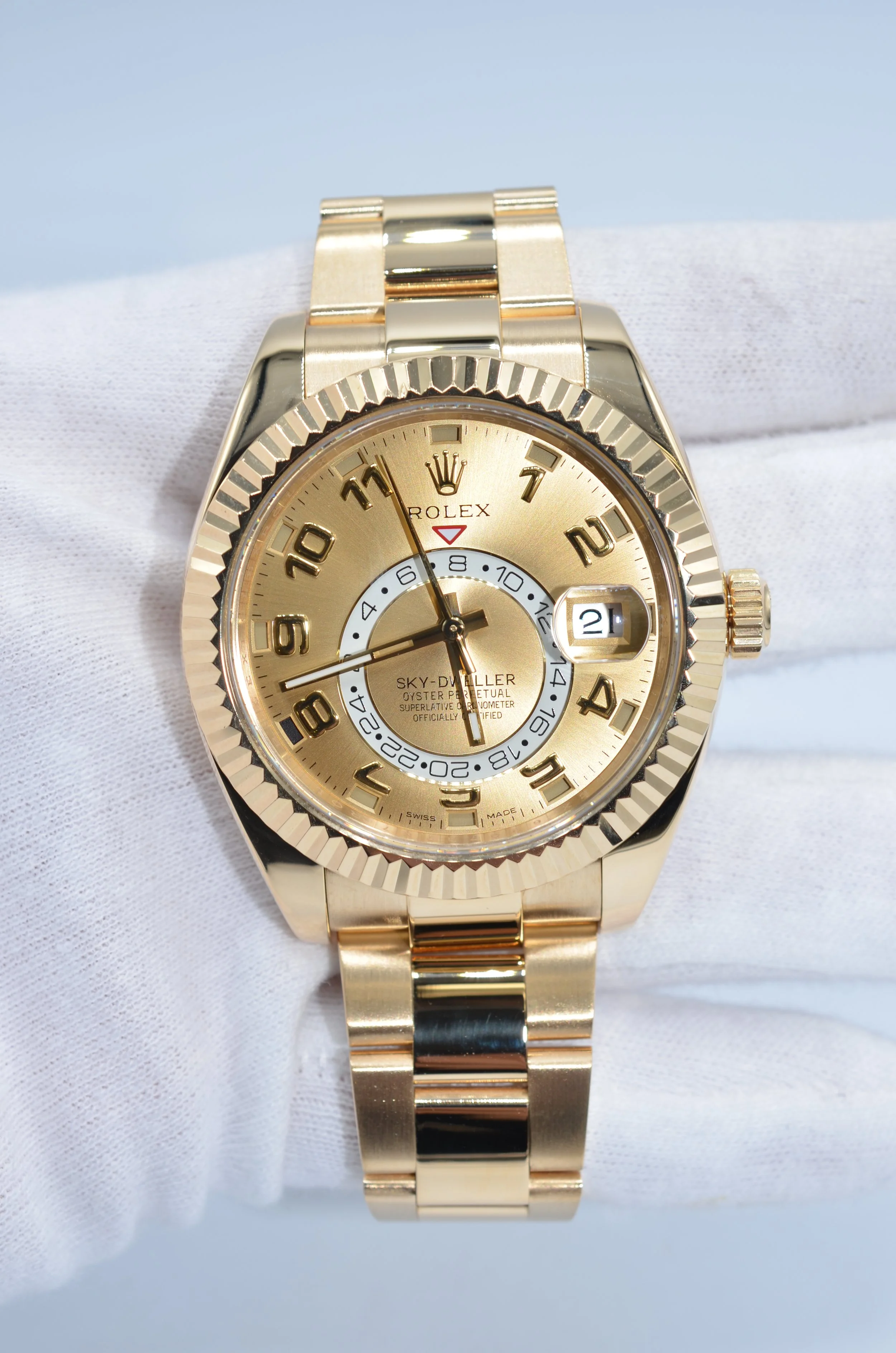 Rolex Sky-Dweller 326938 42mm 18K Yellow Gold Champagne Dial Box Automatic