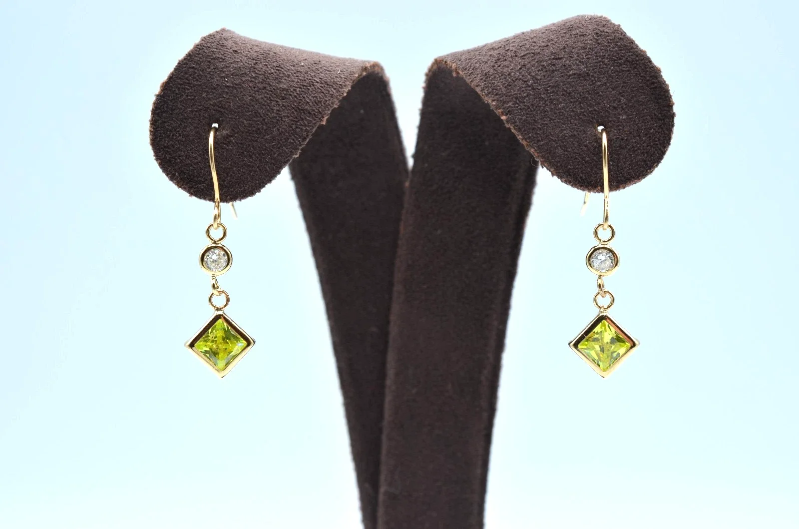 14K Yellow Gold Peridot Dangle Earrings Princess Cut Bezel CZ Accent~~1.0gr