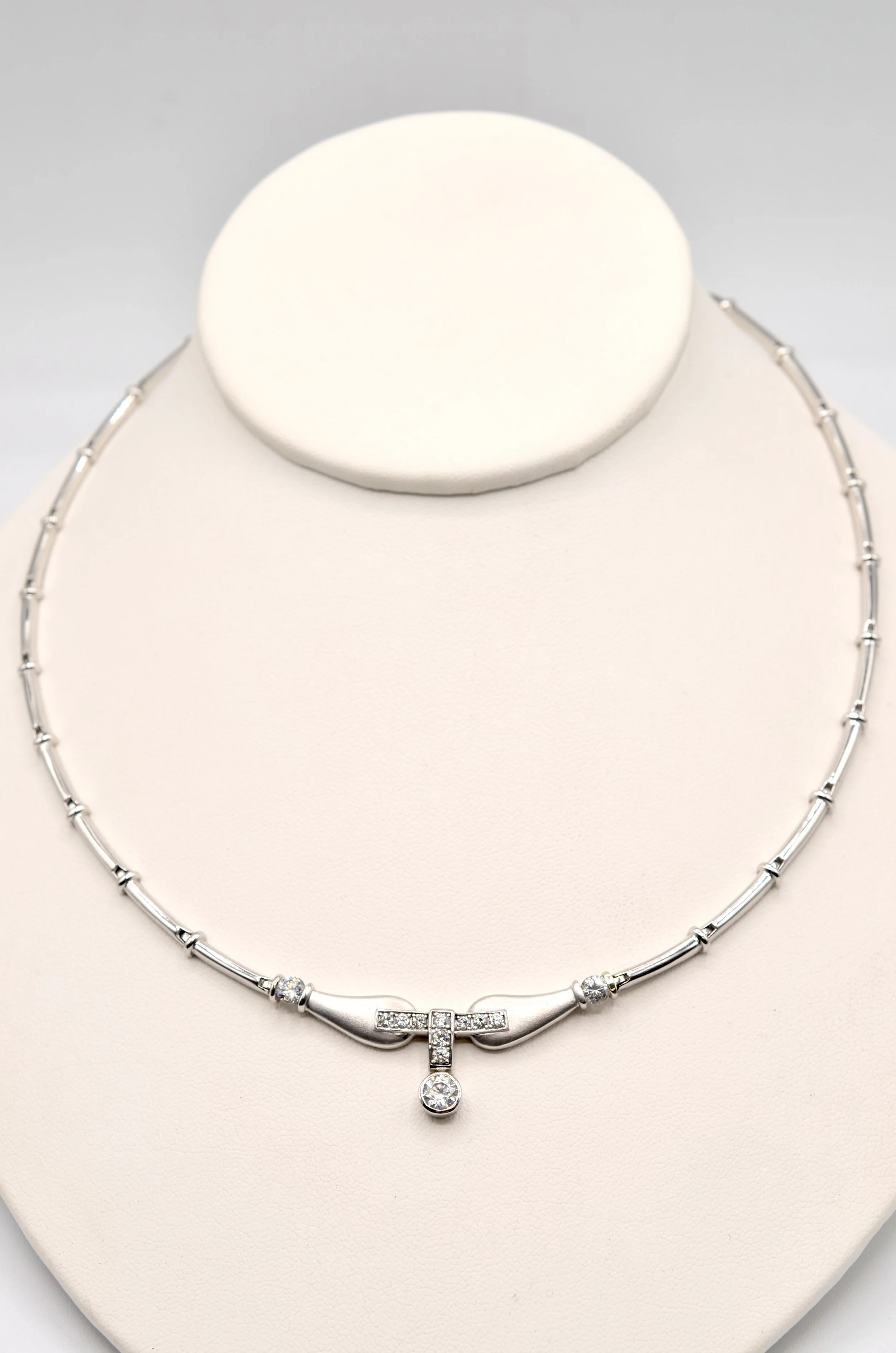 14K White Gold CZ Necklace 16” 19.6g 12 Round Stones Bar Link Fold Over Clasp