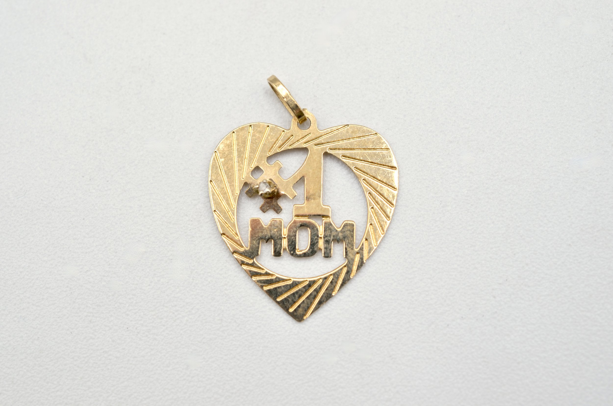 Vintage 14K Gold #1 MOM Heart Pendant Charm w/ Diamond Sunburst Design 0.6g