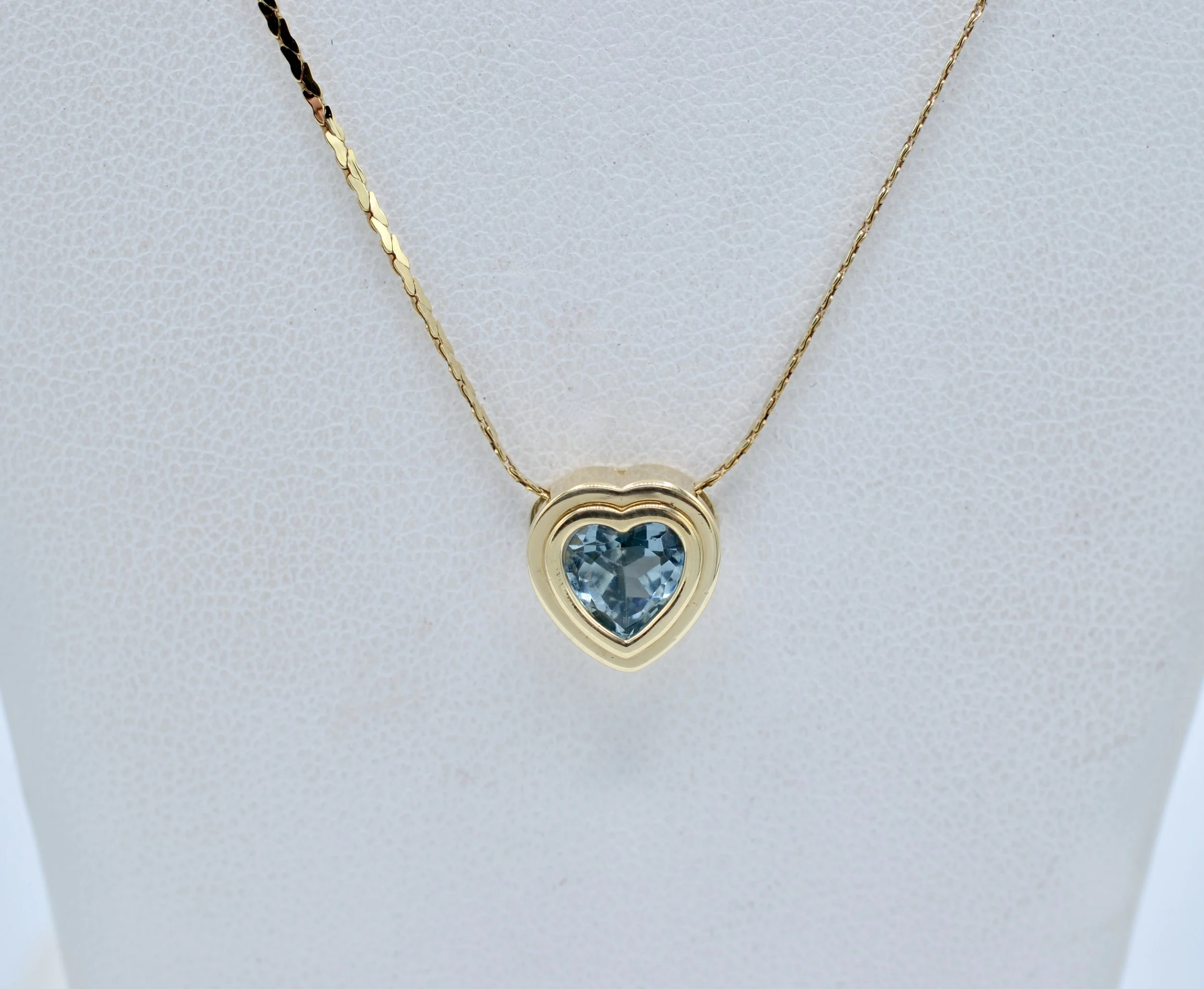 Vintage 14k Gold Blue Topaz Heart Pendant w/ 14k Chain – 2.7g – 16"
