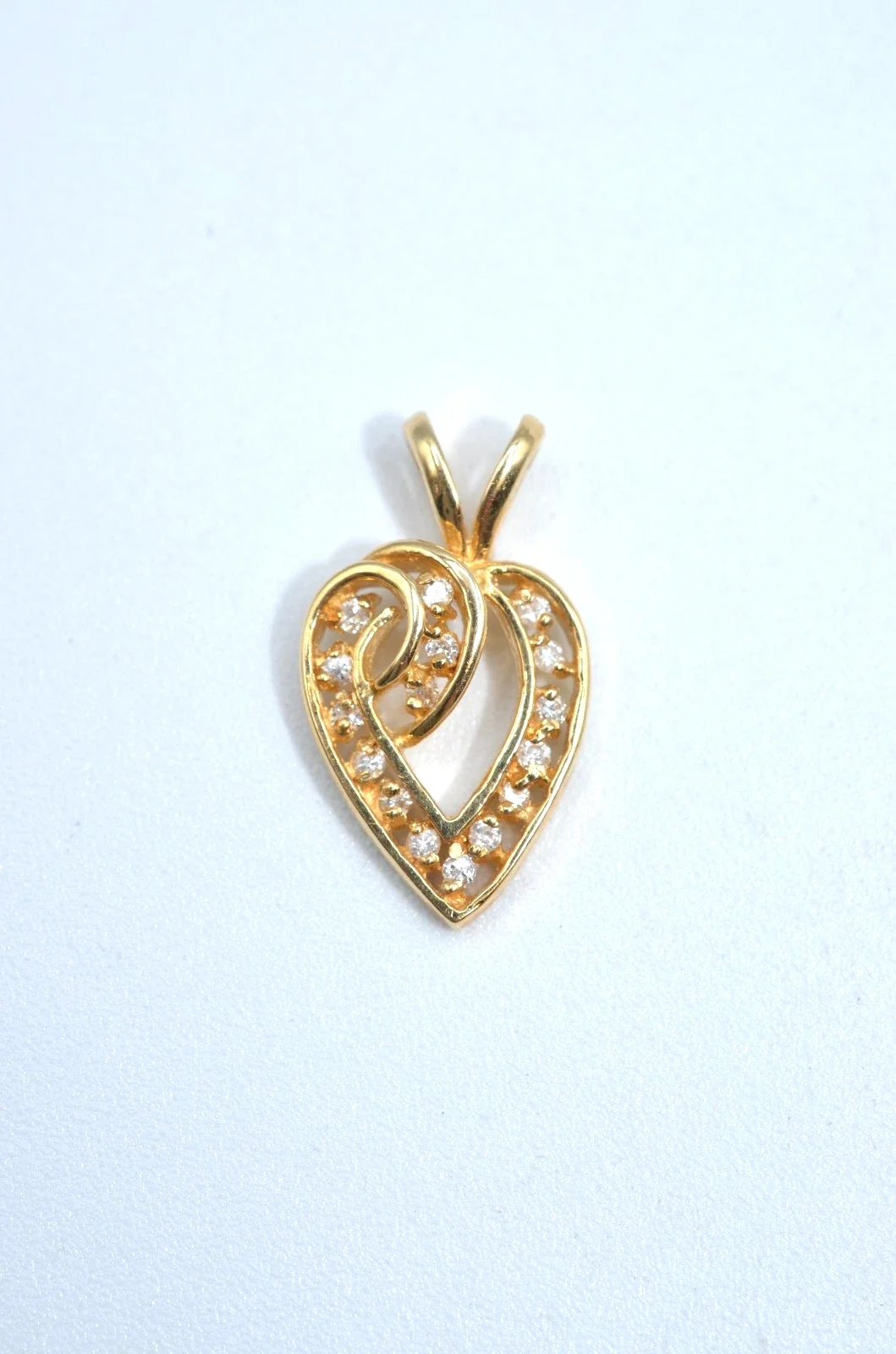 Vintage 14K Gold Open Heart Diamond Pendant 16 Round Diamonds 2.4g