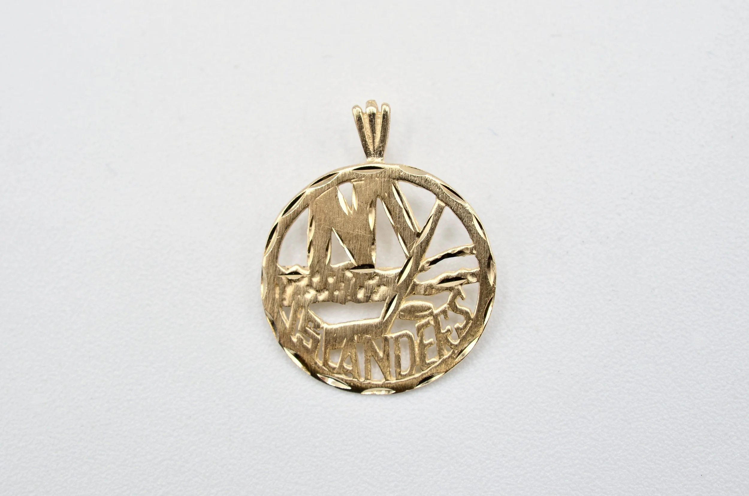14k Gold NY Islanders Hockey Pendant/Charm – 1.7g
