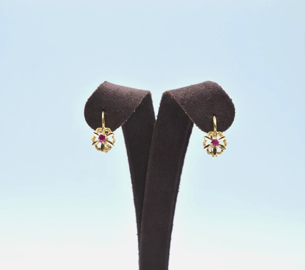 Vintage Estate 18K Gold Ruby Floral Leverback Earrings 2.9g