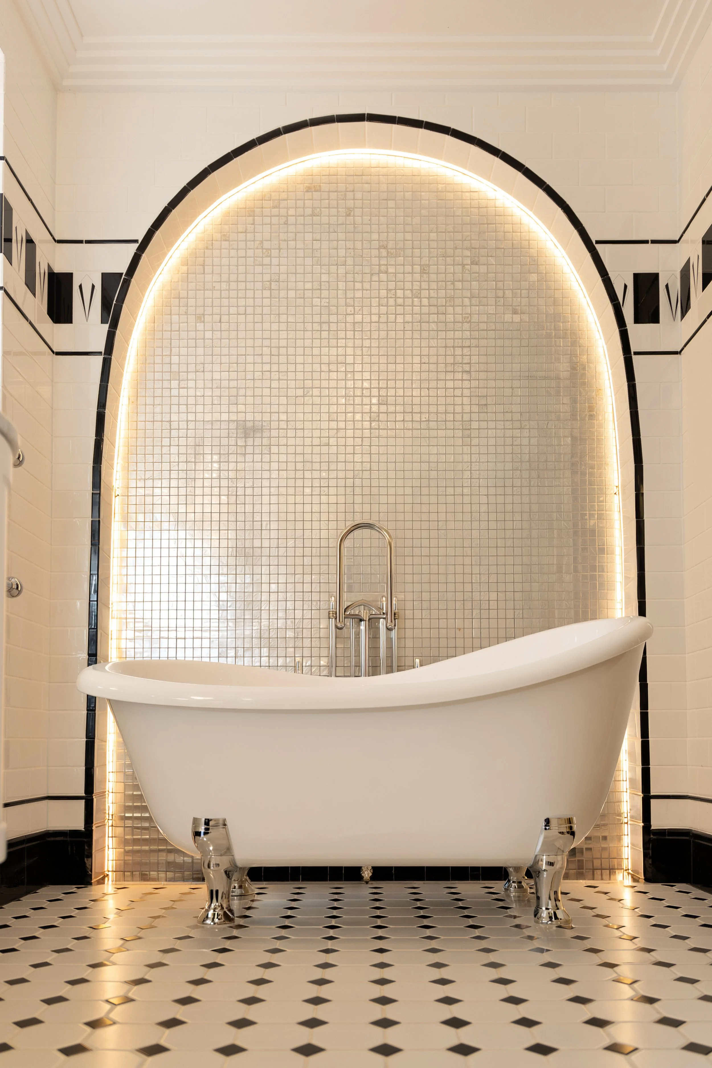 with art deco bath.jpg