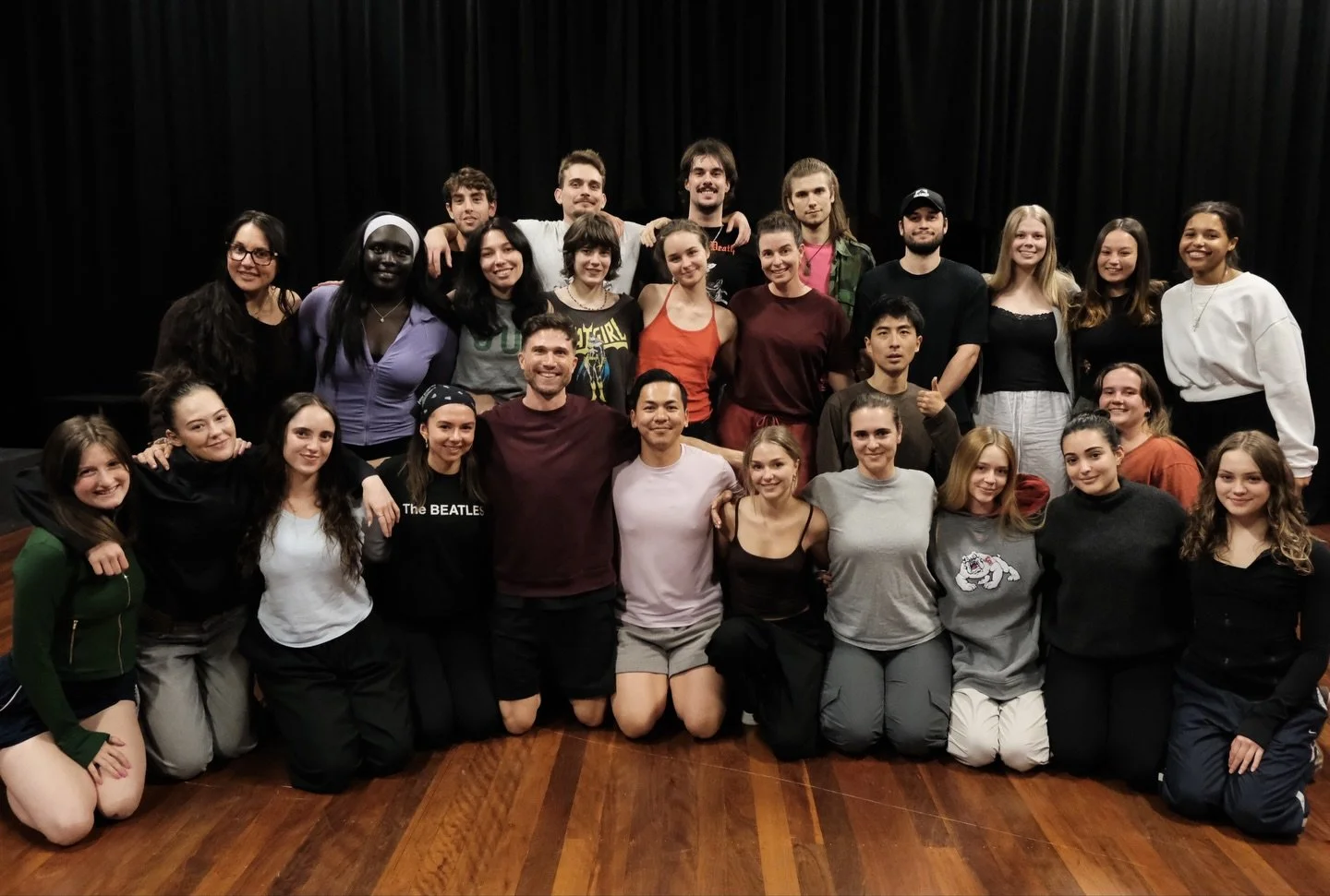 Smiles all round for Rob Maxwell! Our Full Time Students had the privilege to work with @robmaxwellcoaching over the past fortnight. Thank you for joining us at the studio.💚