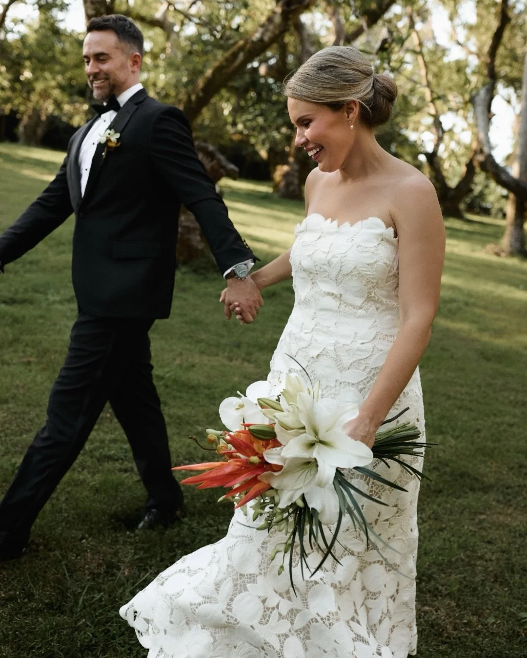 Some moments don&rsquo;t need words. Just golden light, trees and a bride who couldn&rsquo;t stop smiling 🕊️ Jennifer &amp; Rhys - Mount Tamborine 

#sunshinecoastweddingphotographer #mounttamborinewedding #35mmweddingphotography #luxuryweddingphoto