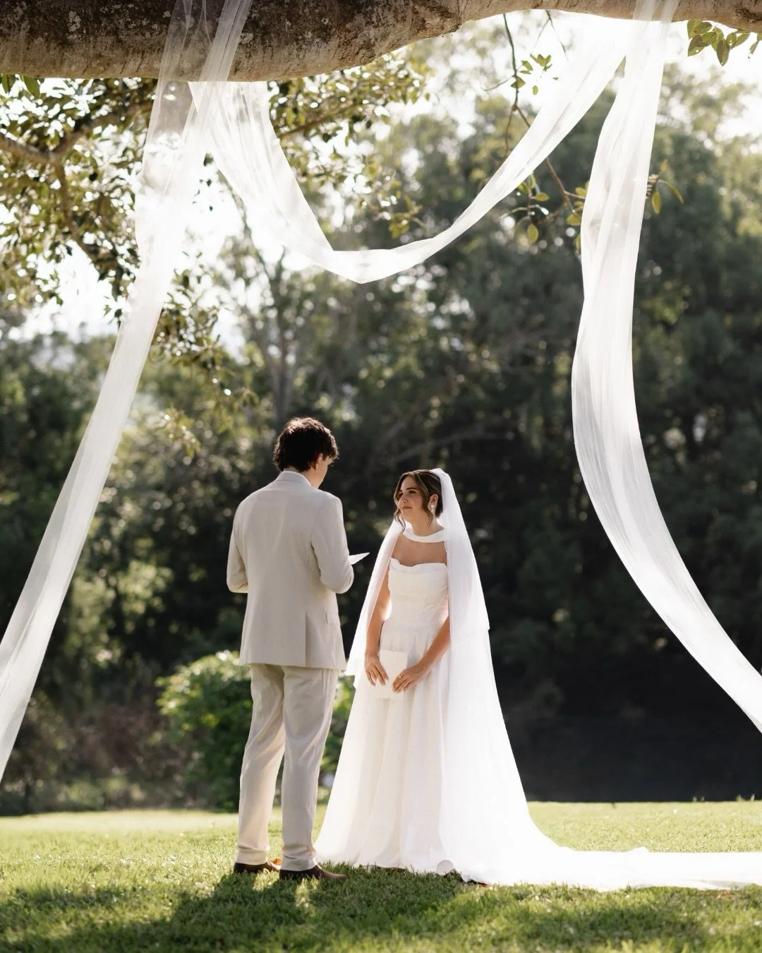 Some moments are so tender, so still &bull; you almost hold your breath behind the camera. Jordana &amp; Chad, Kenilworth Homestead. 🤍

#kenilworthhomestead #sunshinecoastweddingphotographer #sunshinecoastwedding #luxuryweddingphotography #australia