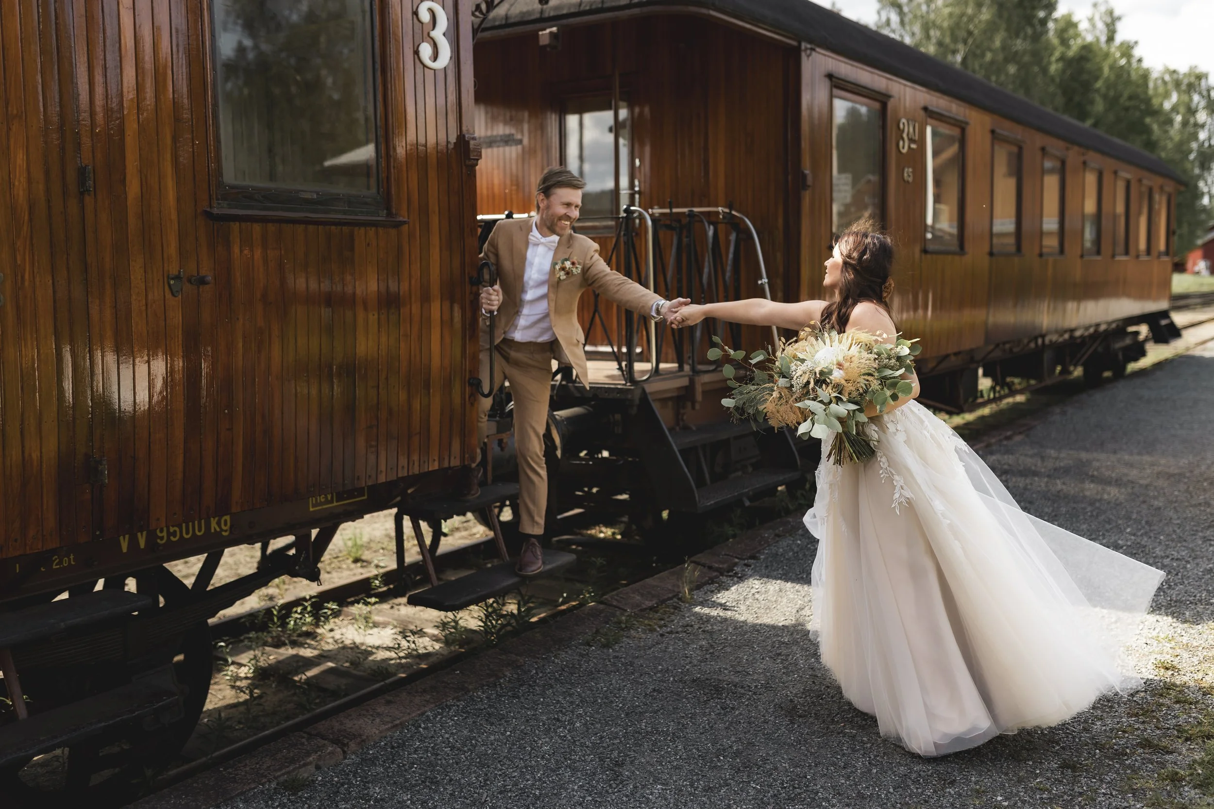 How Much Wedding Photography Coverage Do You Actually Need?