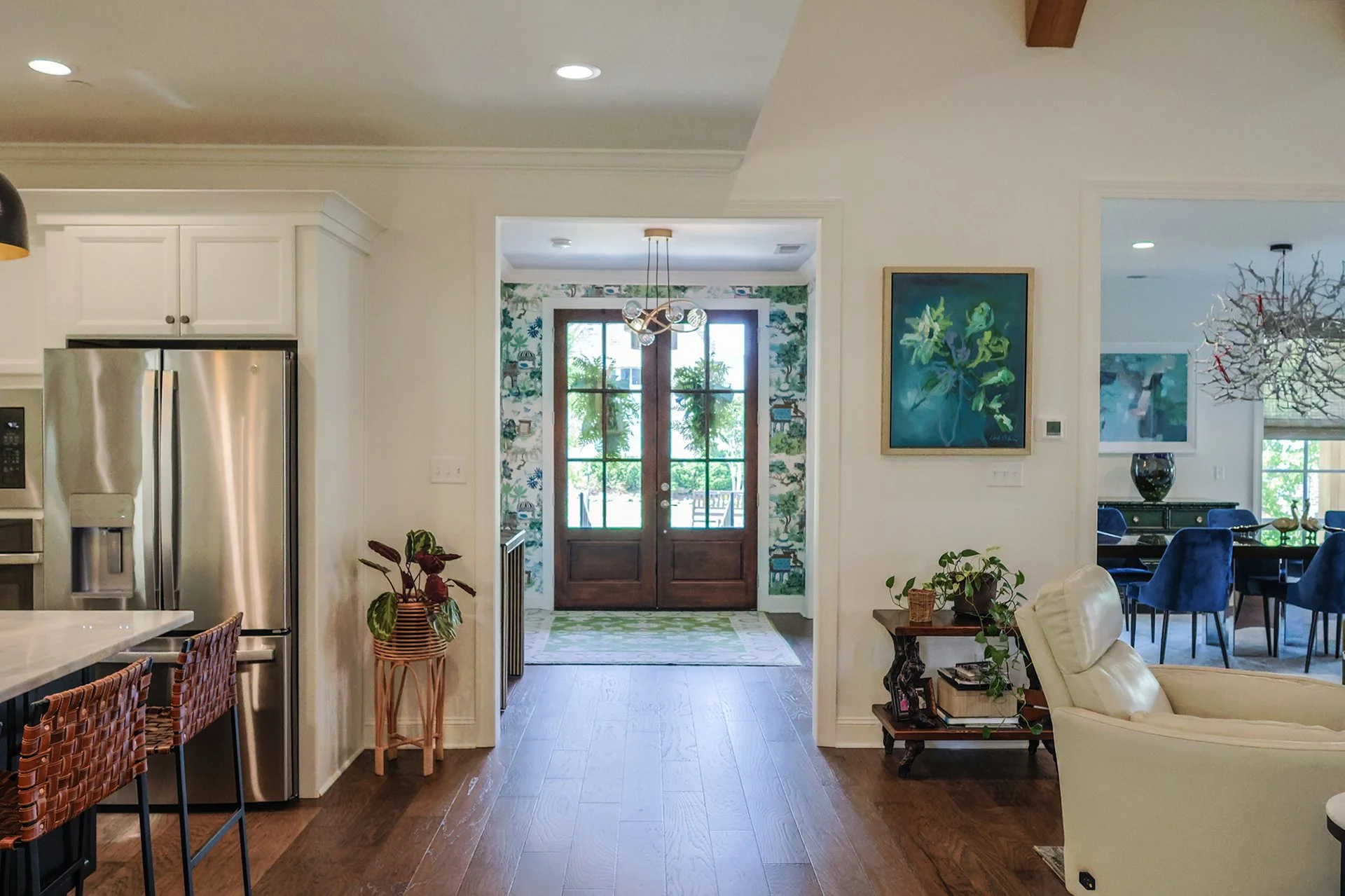 entryway double doors from kitchen mainfloor