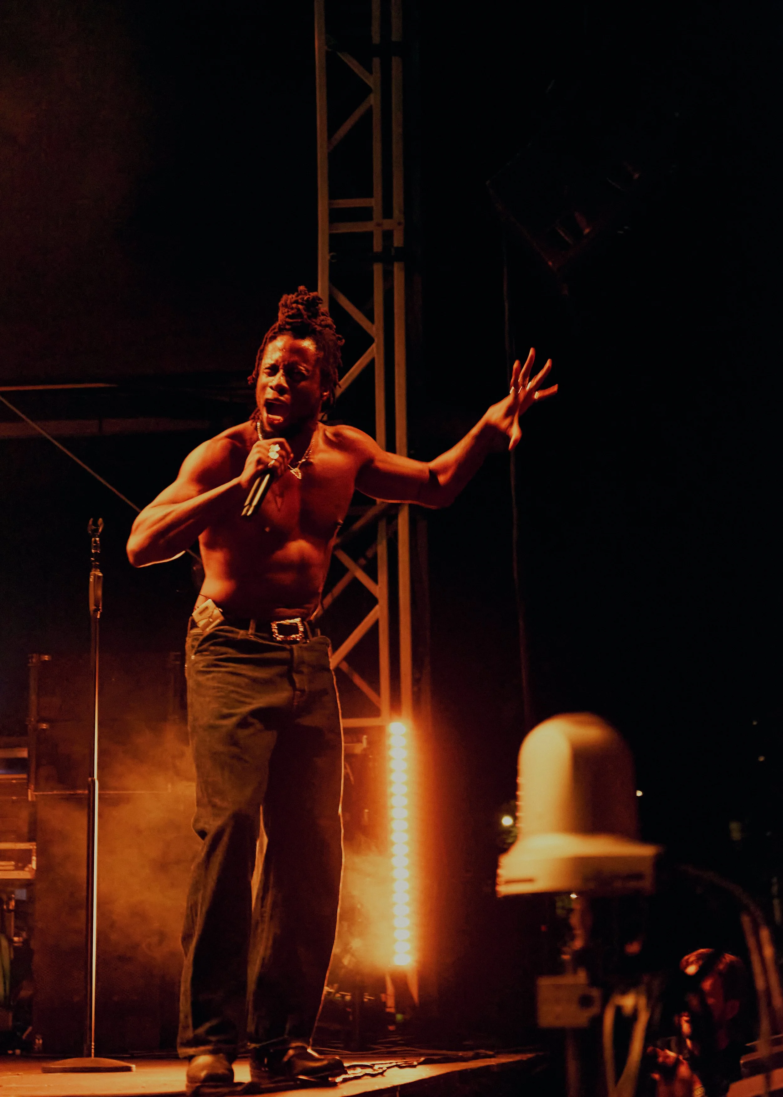 FRND MAGAZINE_ Obongjayar_WO26 8.jpg