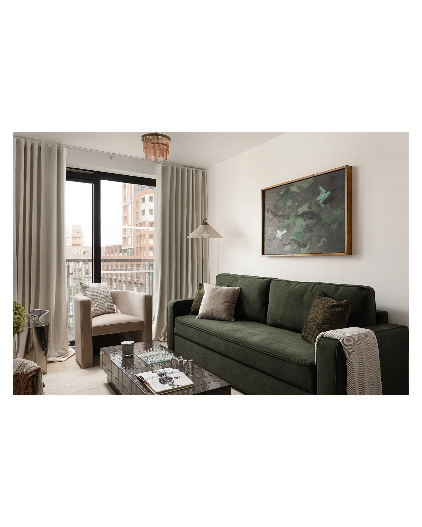 Wide shot or detail &ndash; which one stops you first?

Four frames from a London apartment. Same room, four different stories.

#interiorphotography #interiordesign #londoninteriors #editorialphotography #architecturalphotography