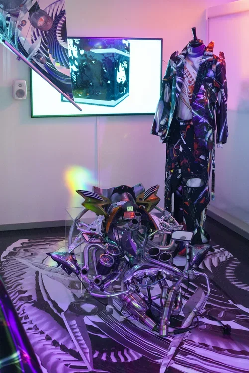 Collective_Festival_2018_Exhibitions_Kit_Wan_Photo_by_Sonja_Eike-3.webp